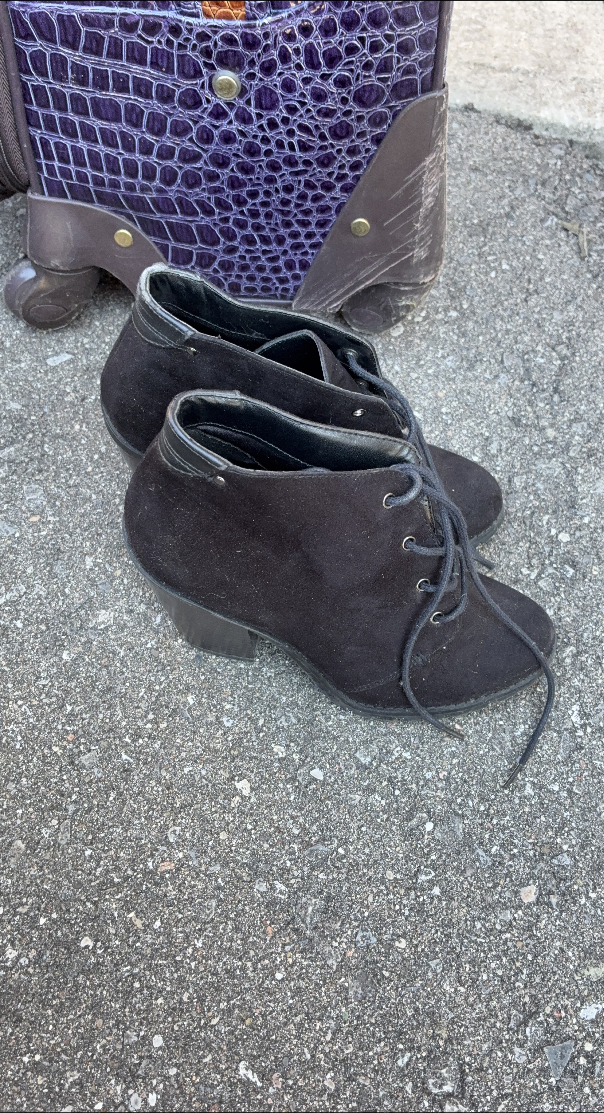 Black Ankle Boots thumbnail