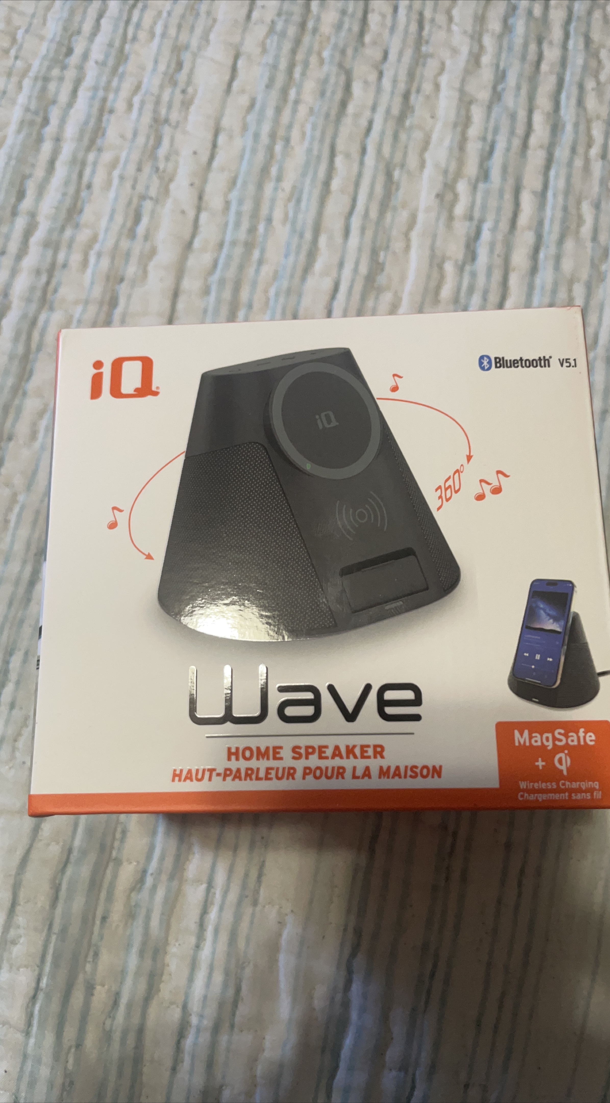 iQ Wave Home Speaker - Bluetooth, MagSafe + Qi thumbnail