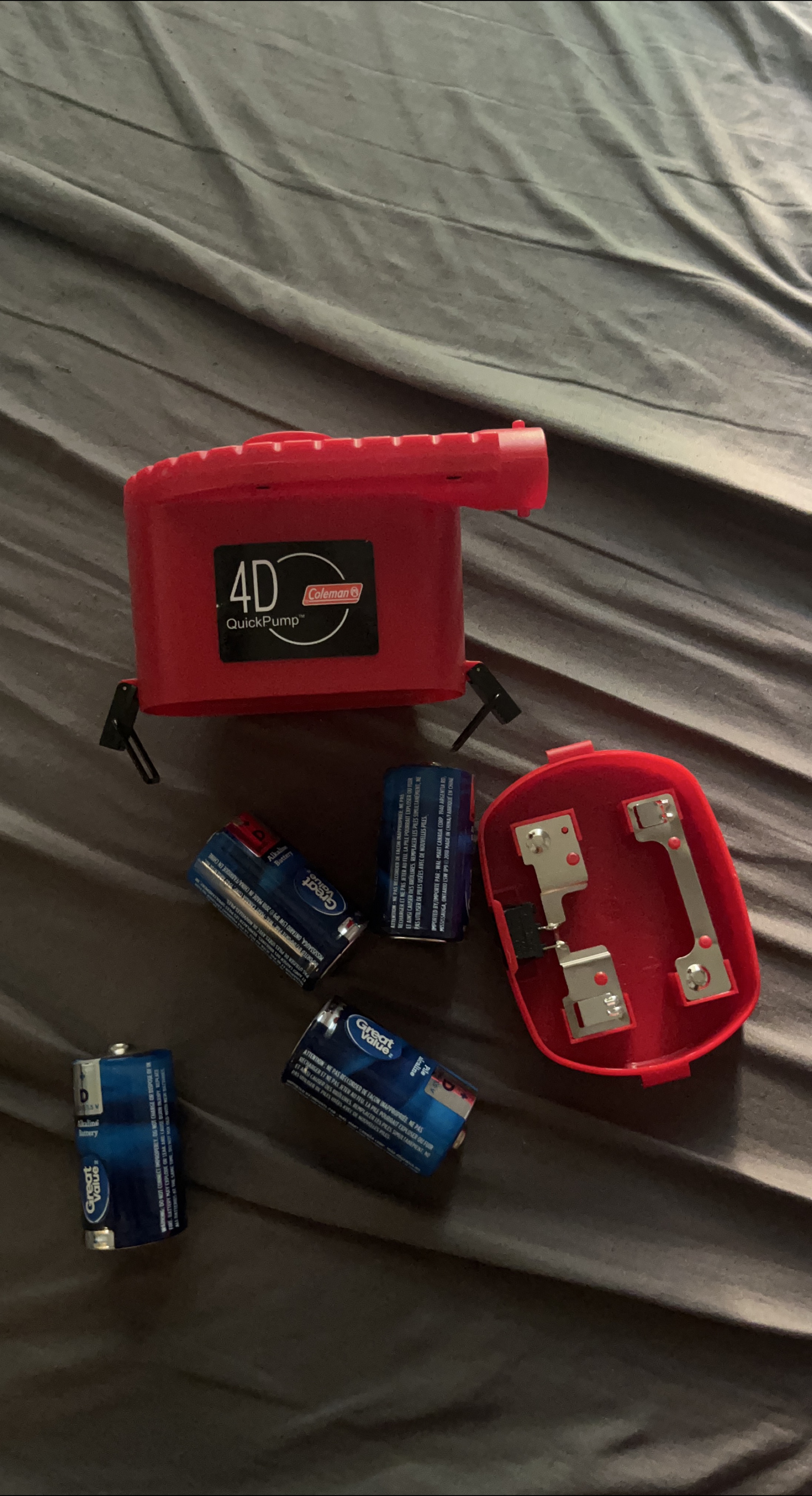 Coleman 4D QuickPump + Batteries thumbnail