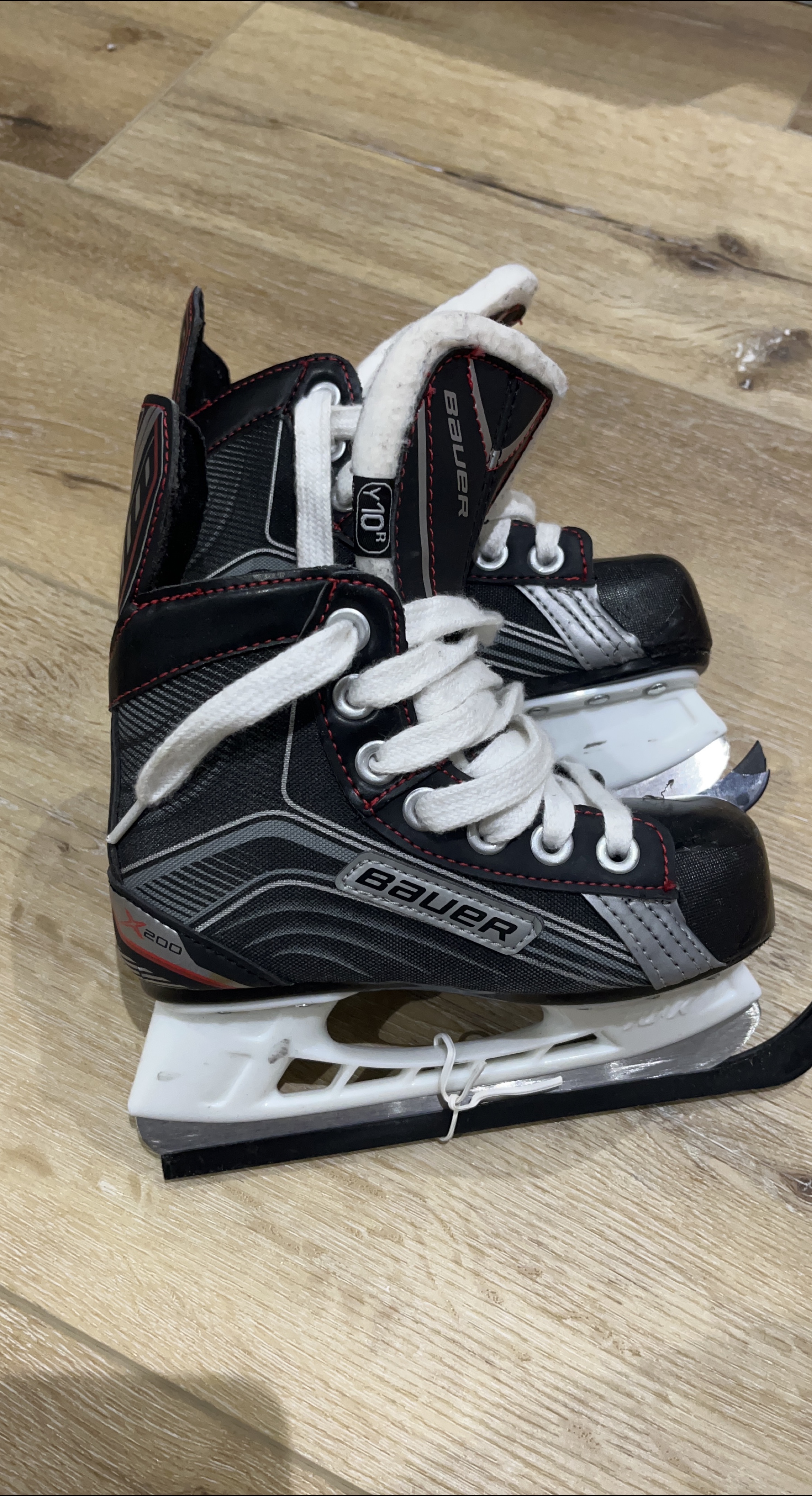 🥕Bauer X500 Youth Hockey Skates - Size Y10R thumbnail