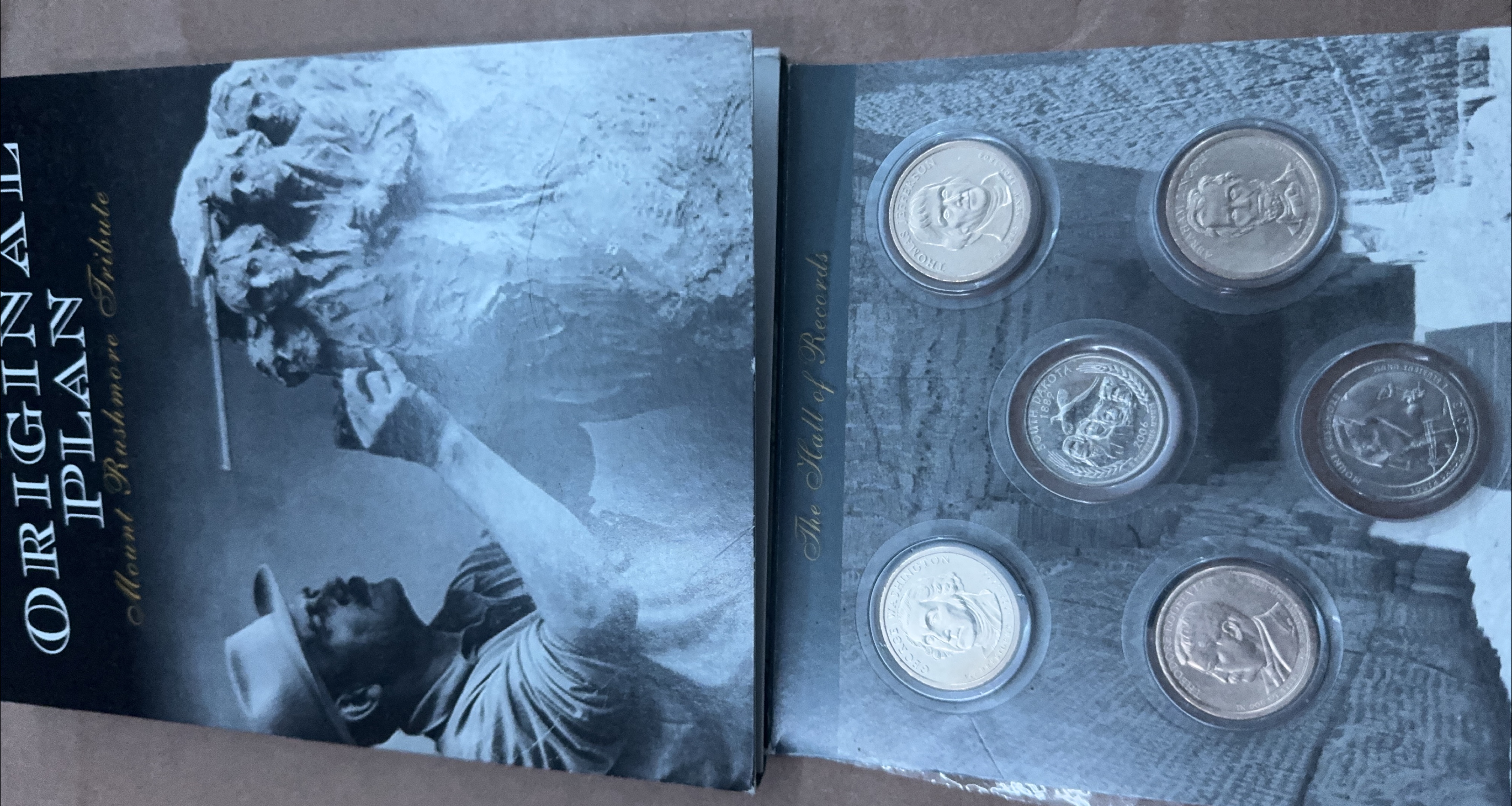 Mount Rushmore Tribute Coin Collection thumbnail