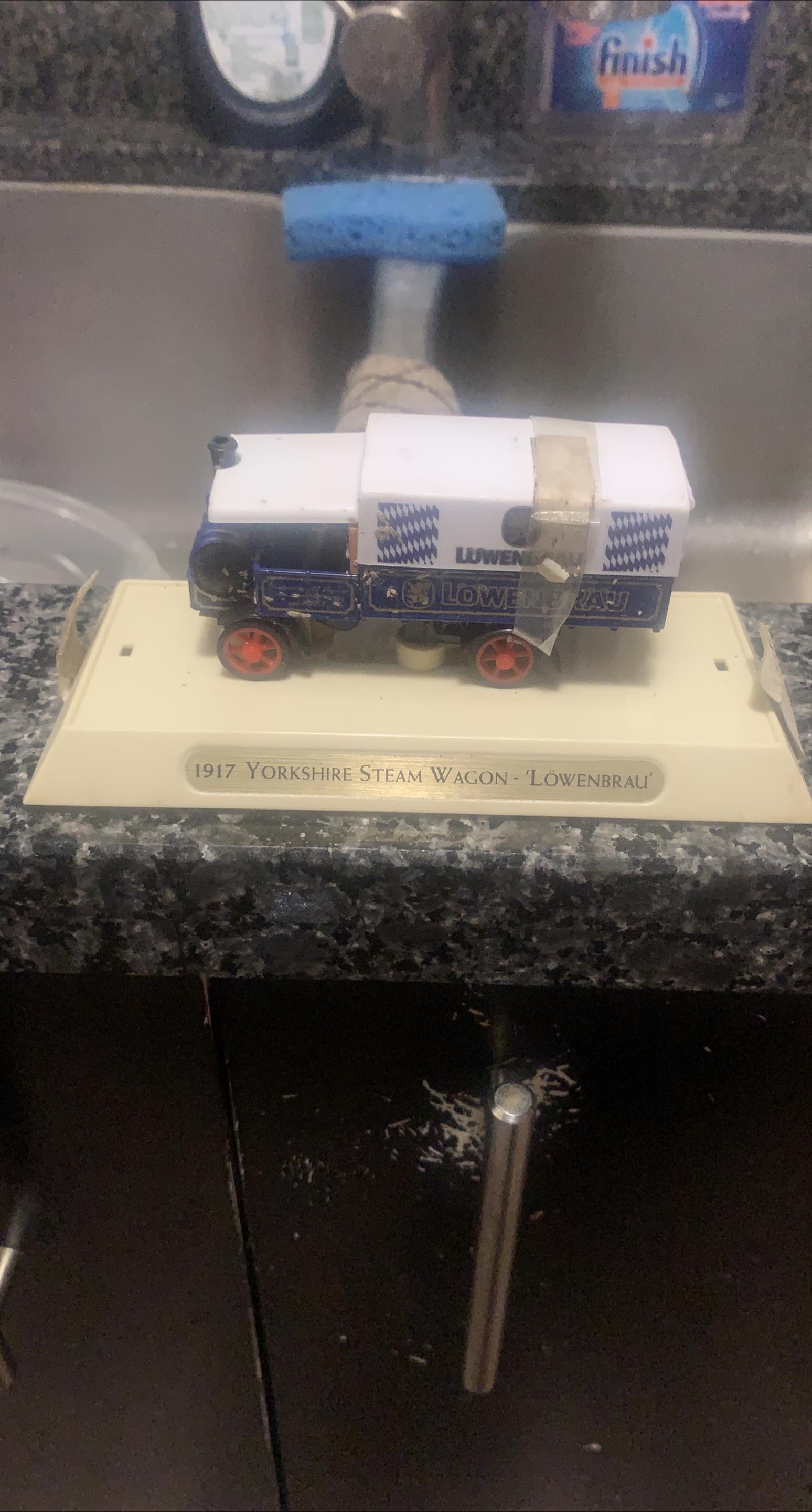 1917 Yorkshire Steam Wagon - Lowenbrau thumbnail