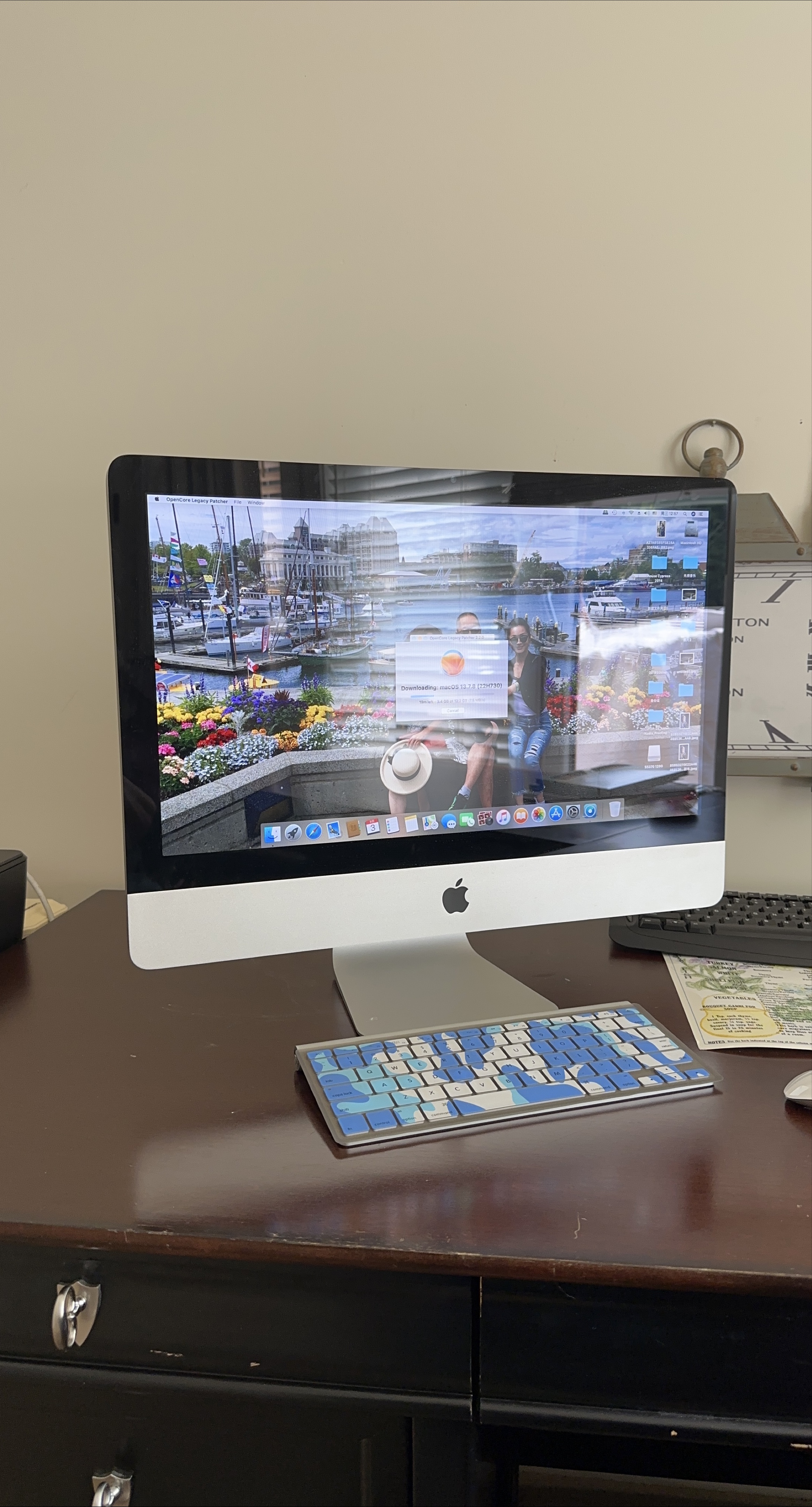 Apple iMac Desktop Computer