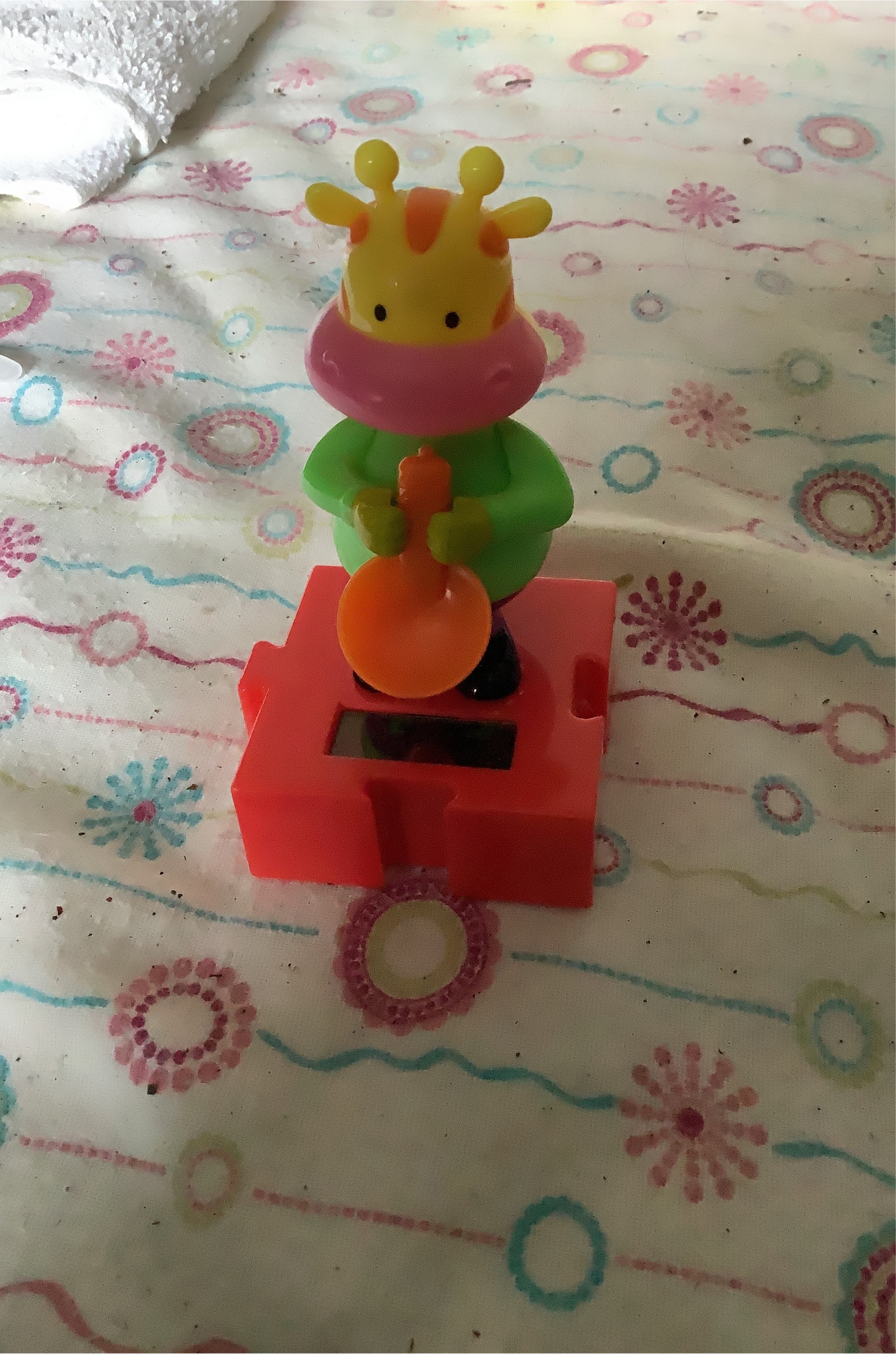 Solar Powered Dancing Giraffe thumbnail