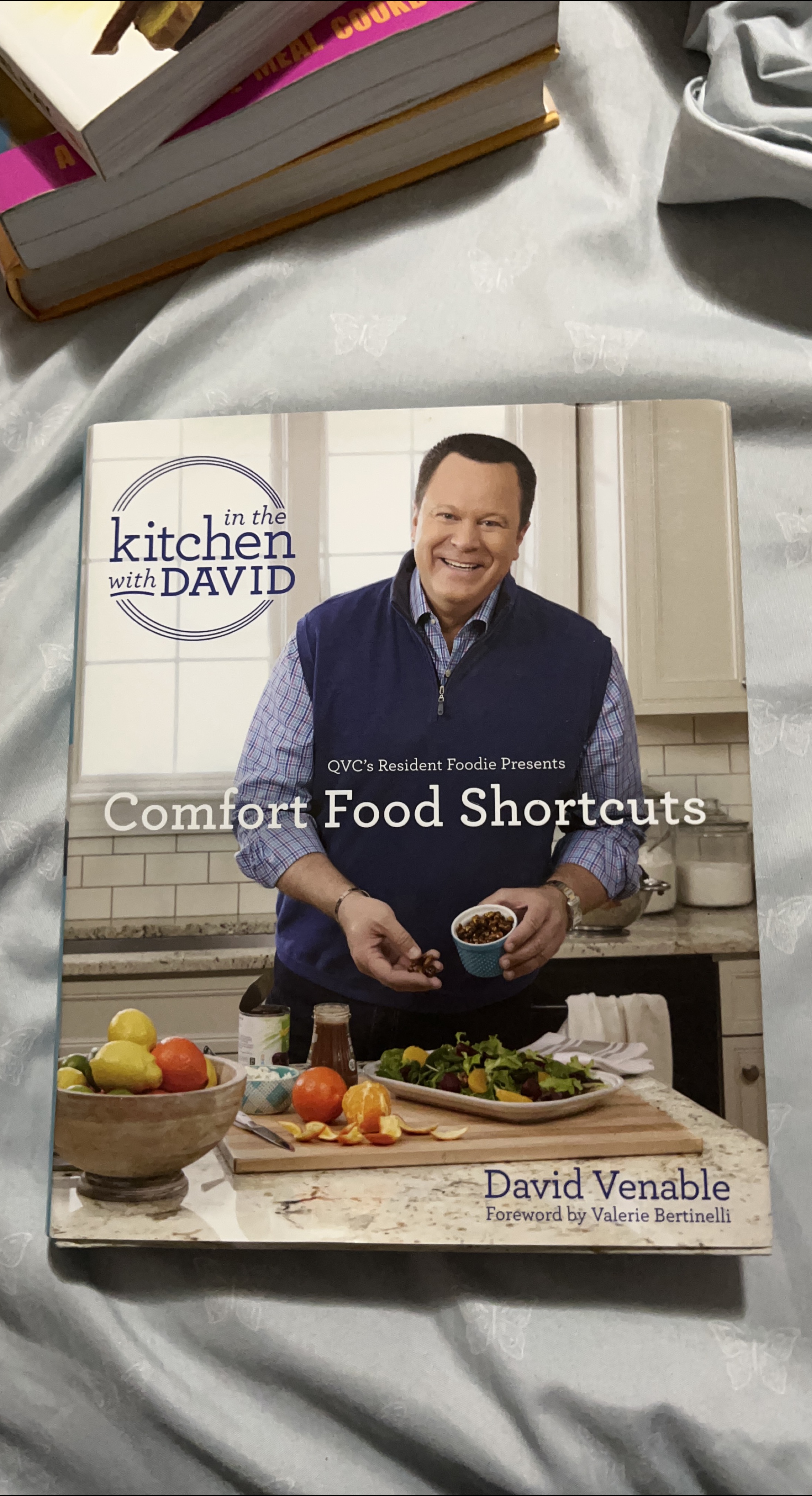 In the Kitchen with David Cookbook thumbnail