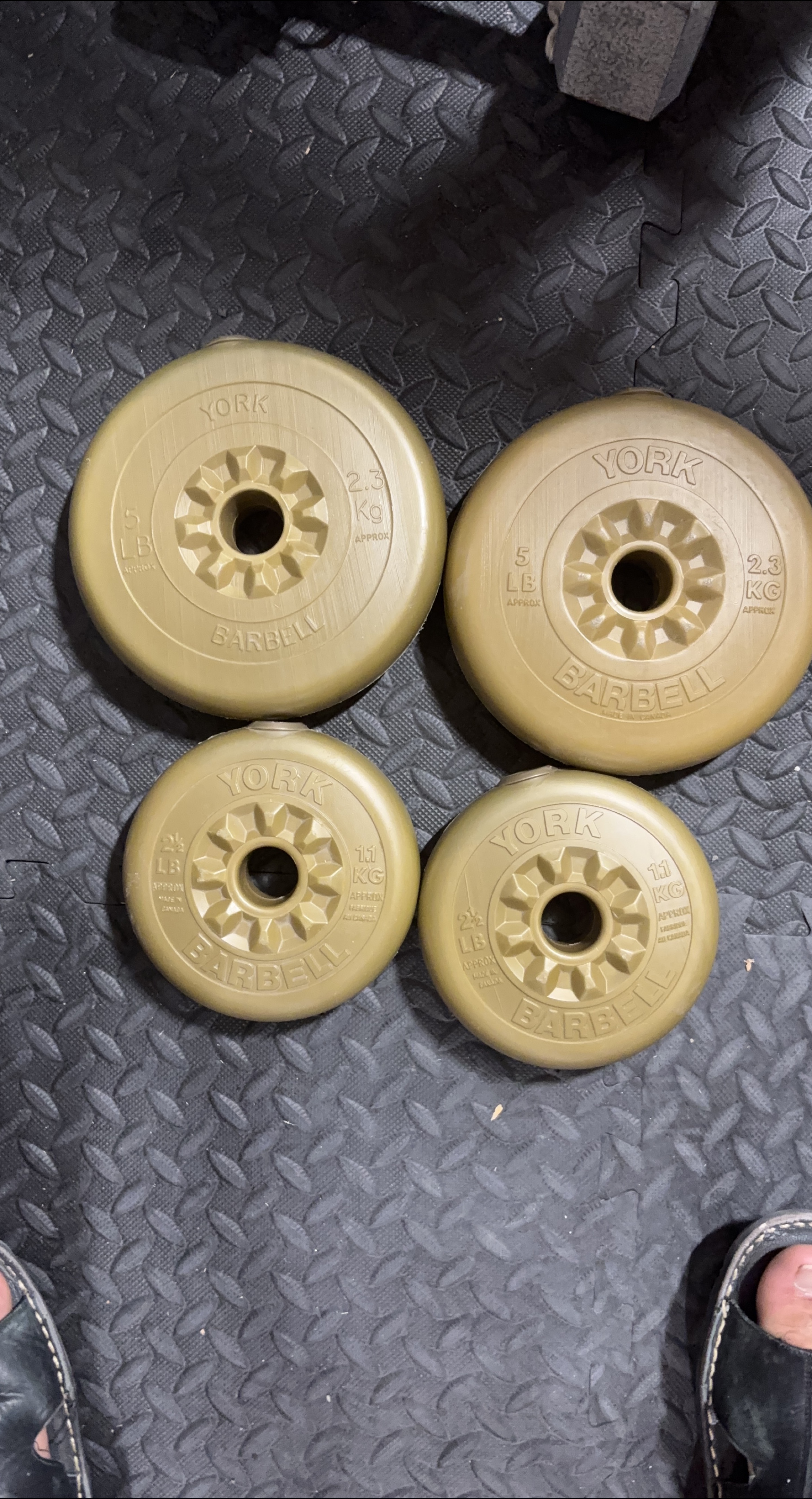 York Barbell Weights - 2 x 5lb & 2 x 2.5lb thumbnail