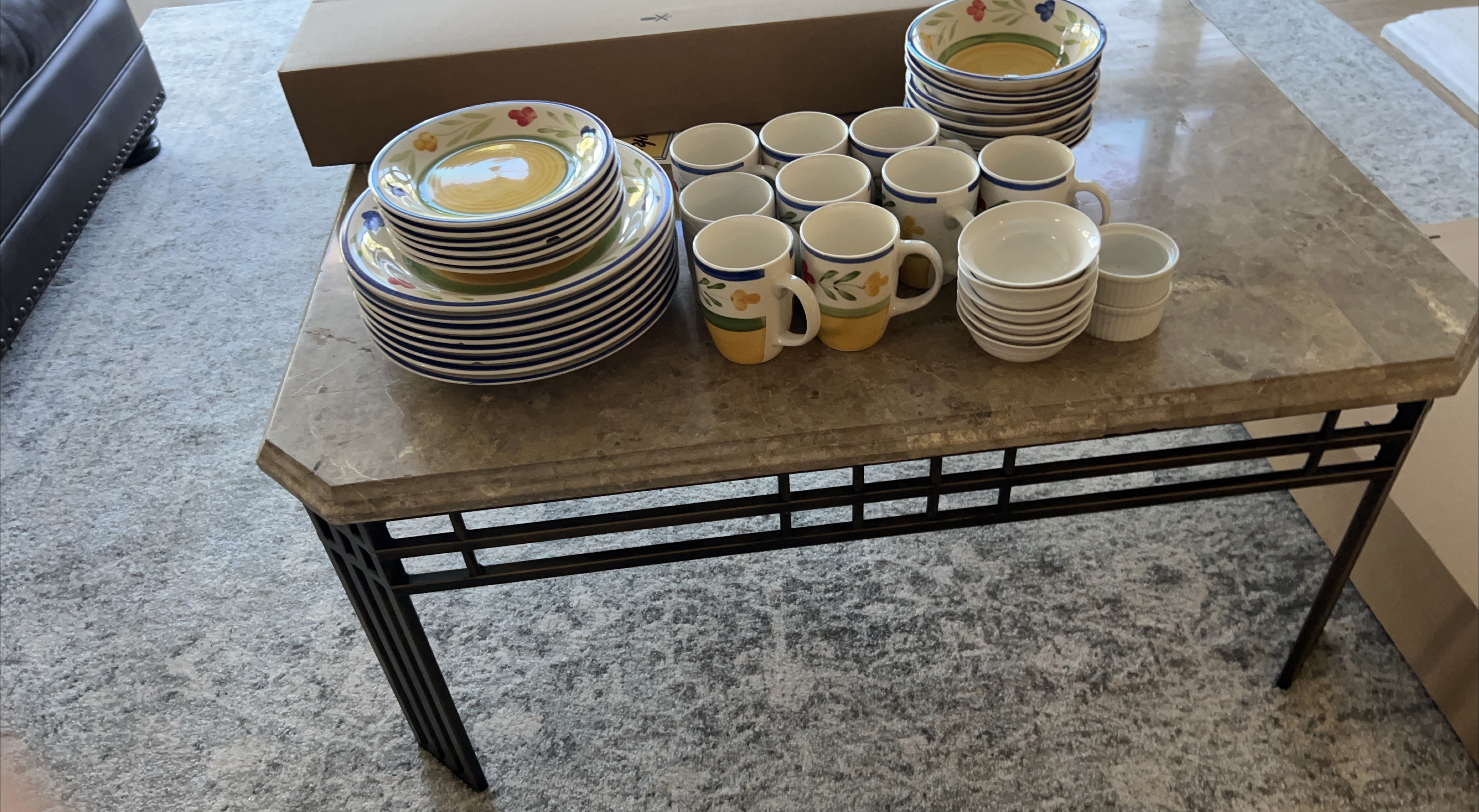 Dinnerware Set with Floral Design thumbnail