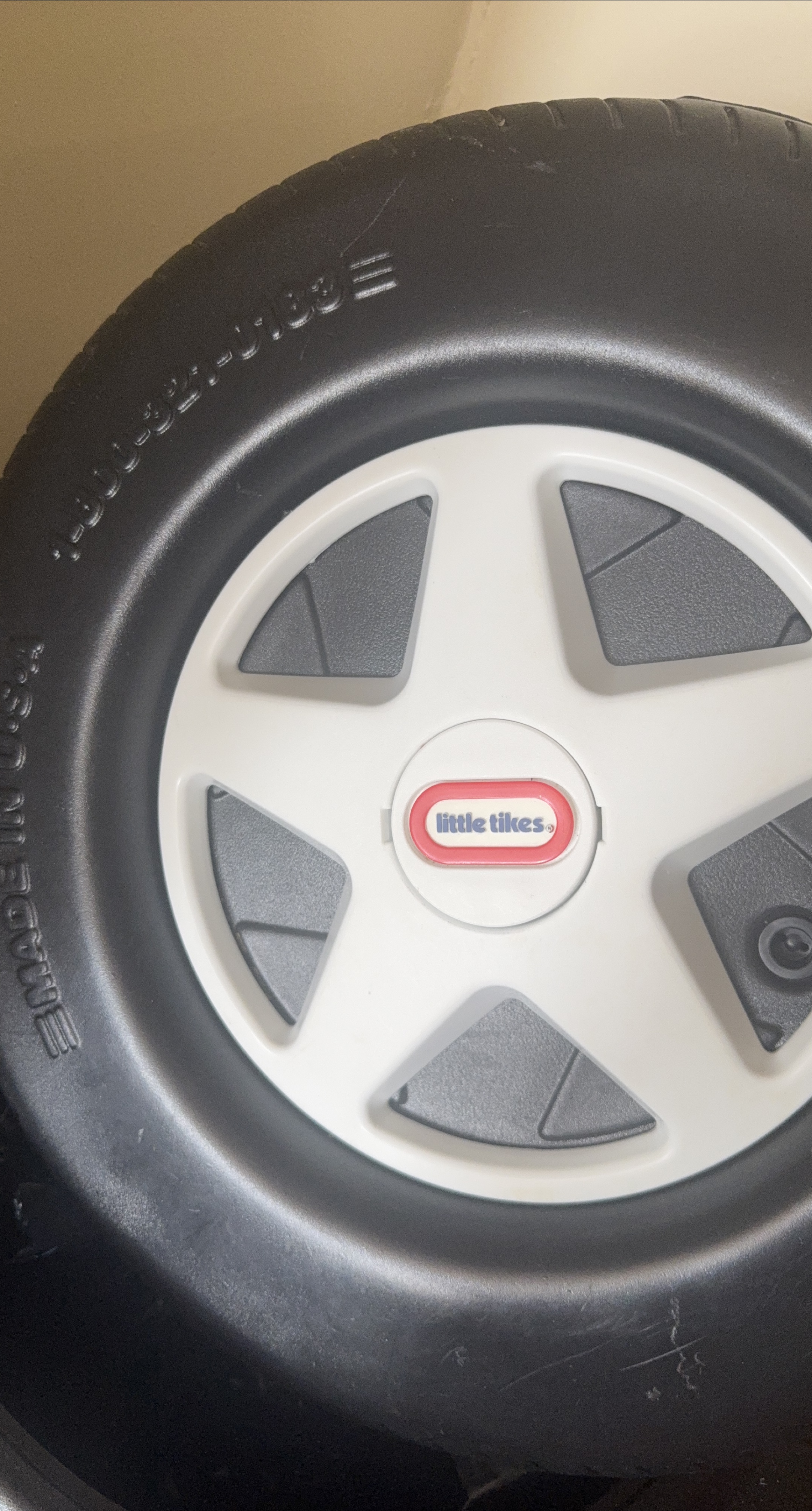 Little Tikes Classic Racing Tire Toy Chest thumbnail