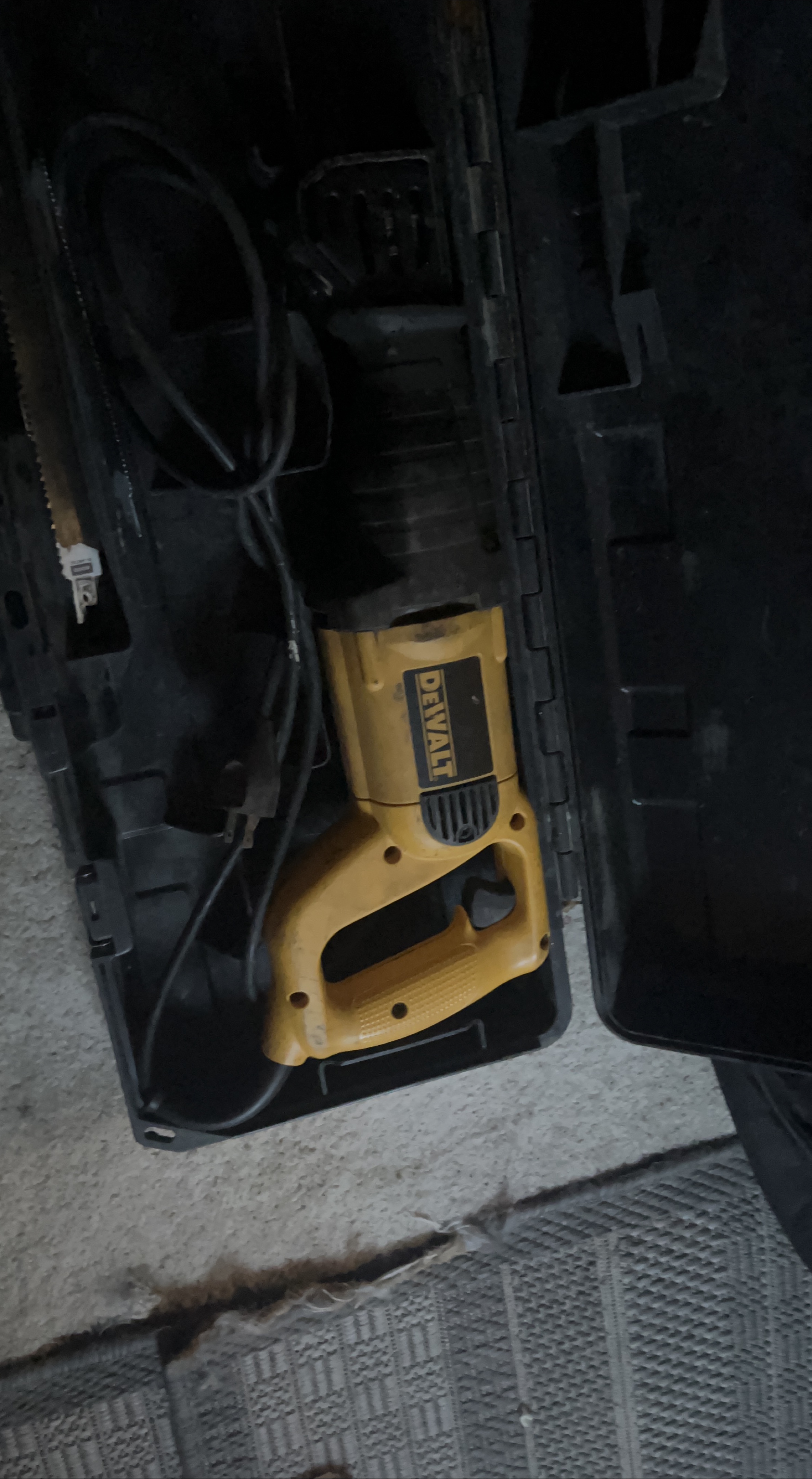 DeWalt Reciprocating Saw with Case thumbnail
