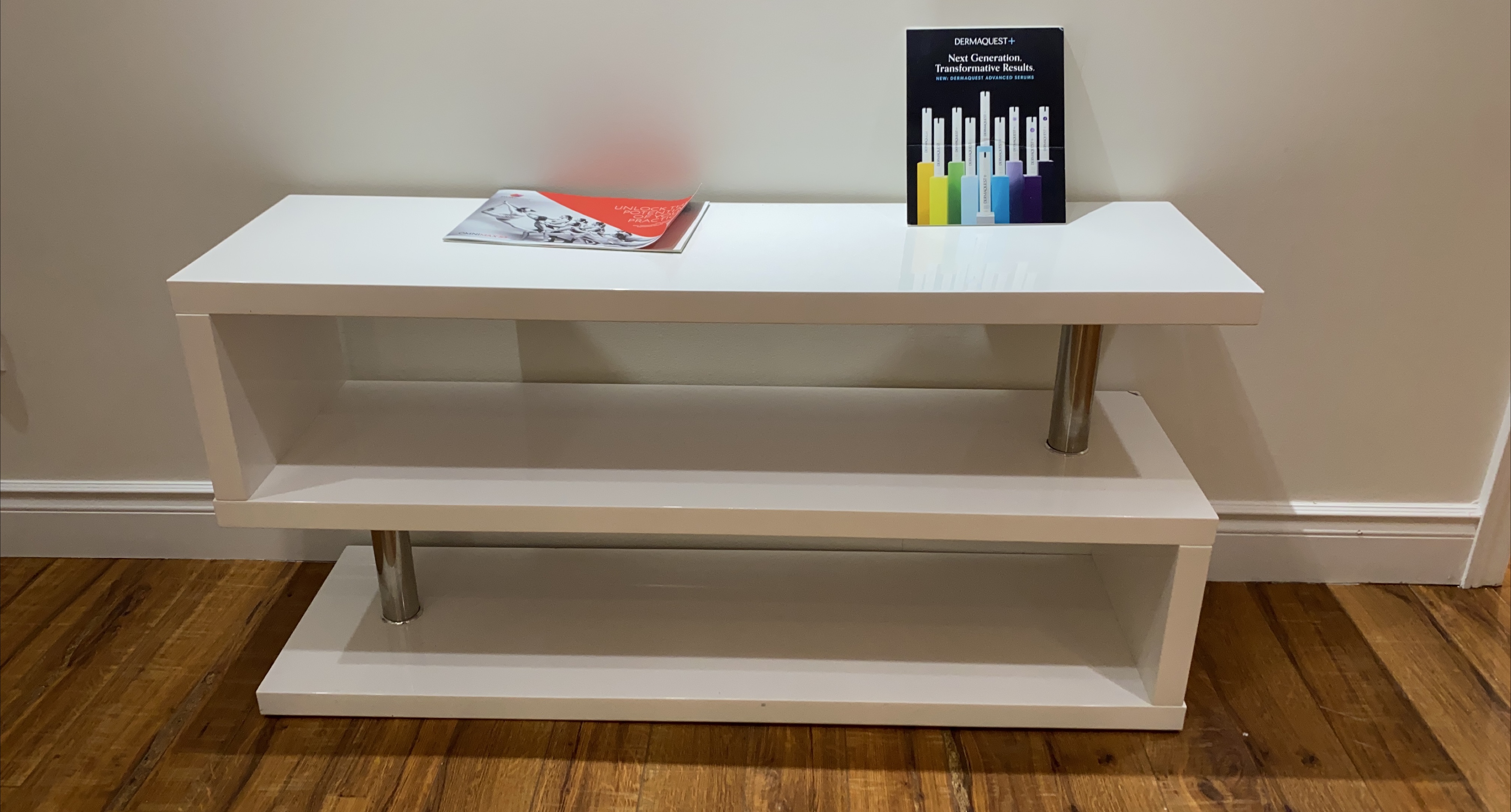 White Modern coffee table thumbnail