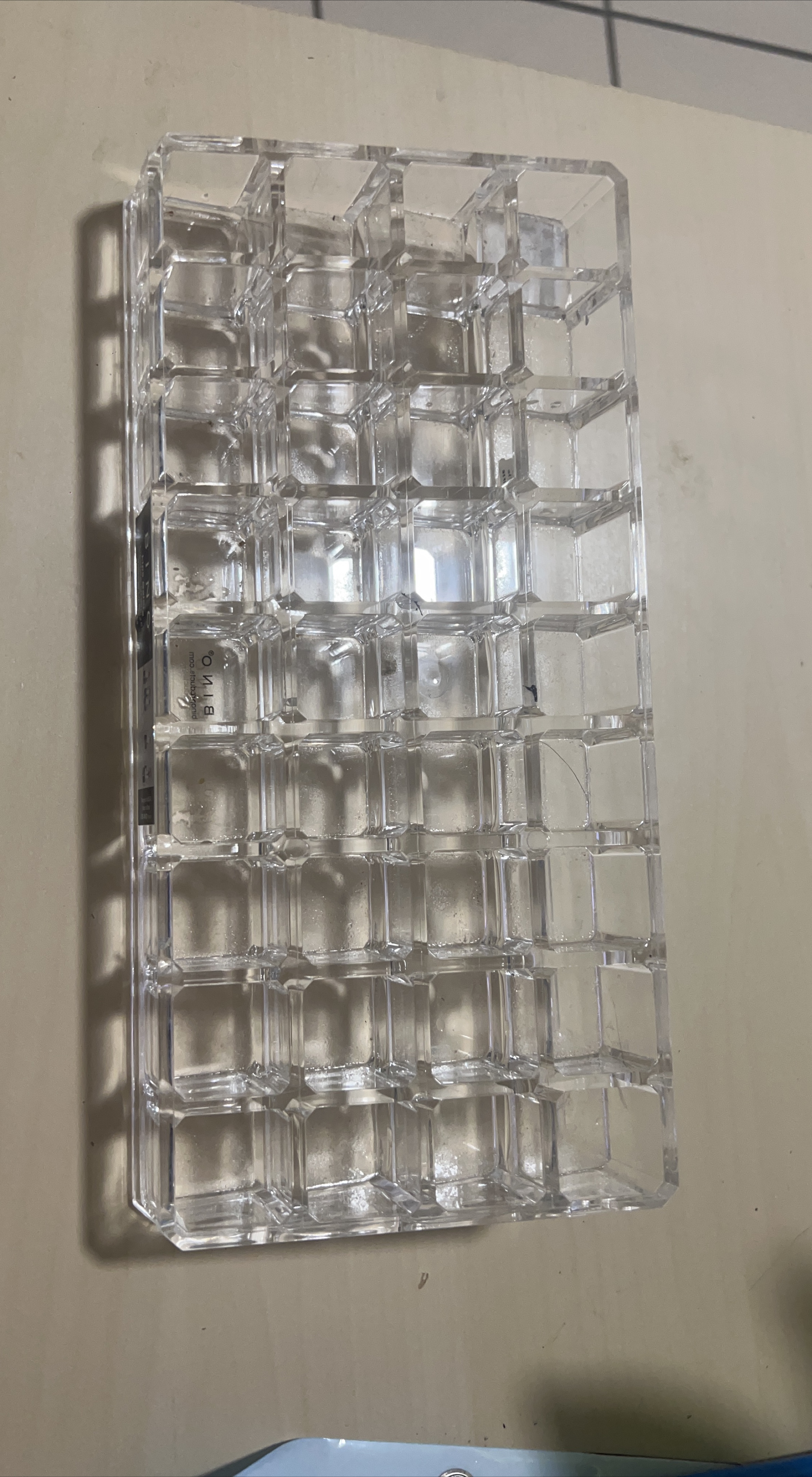 BINO Lips Galore Lipstick Organizer image indicator(1)