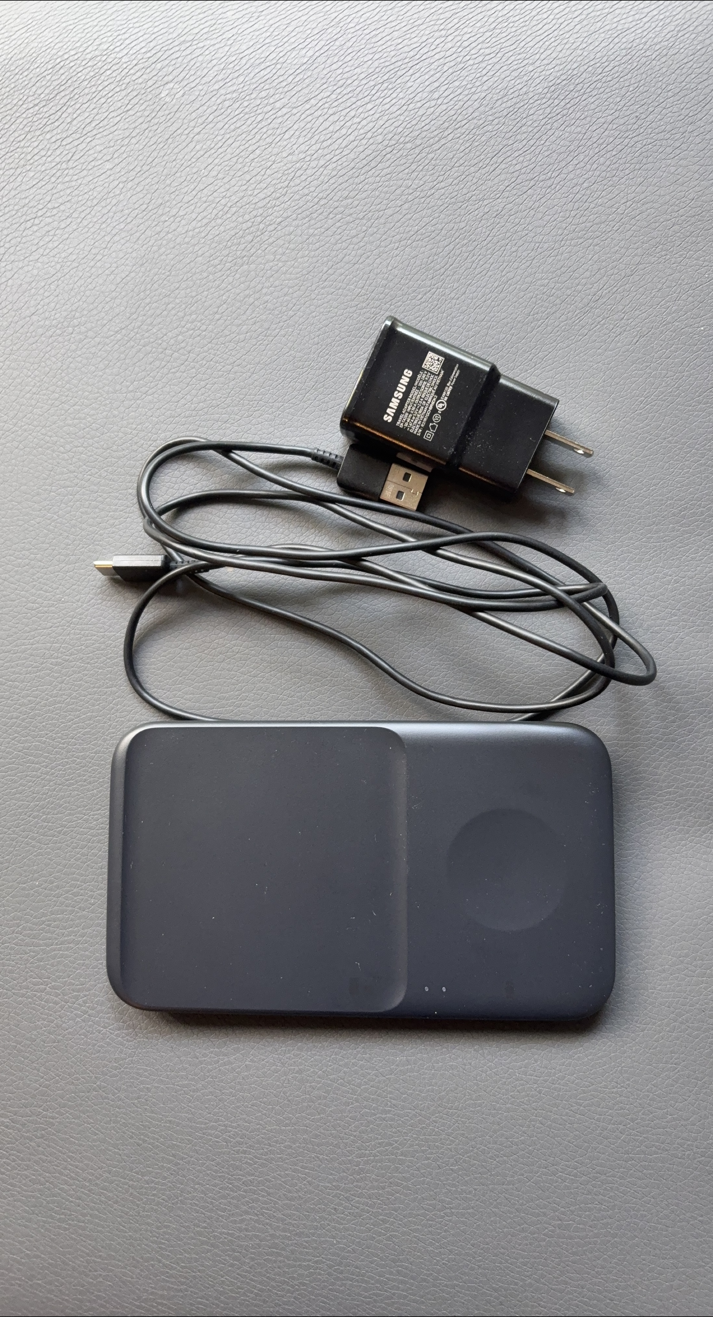Samsung Wireless Charger Duo Pad thumbnail