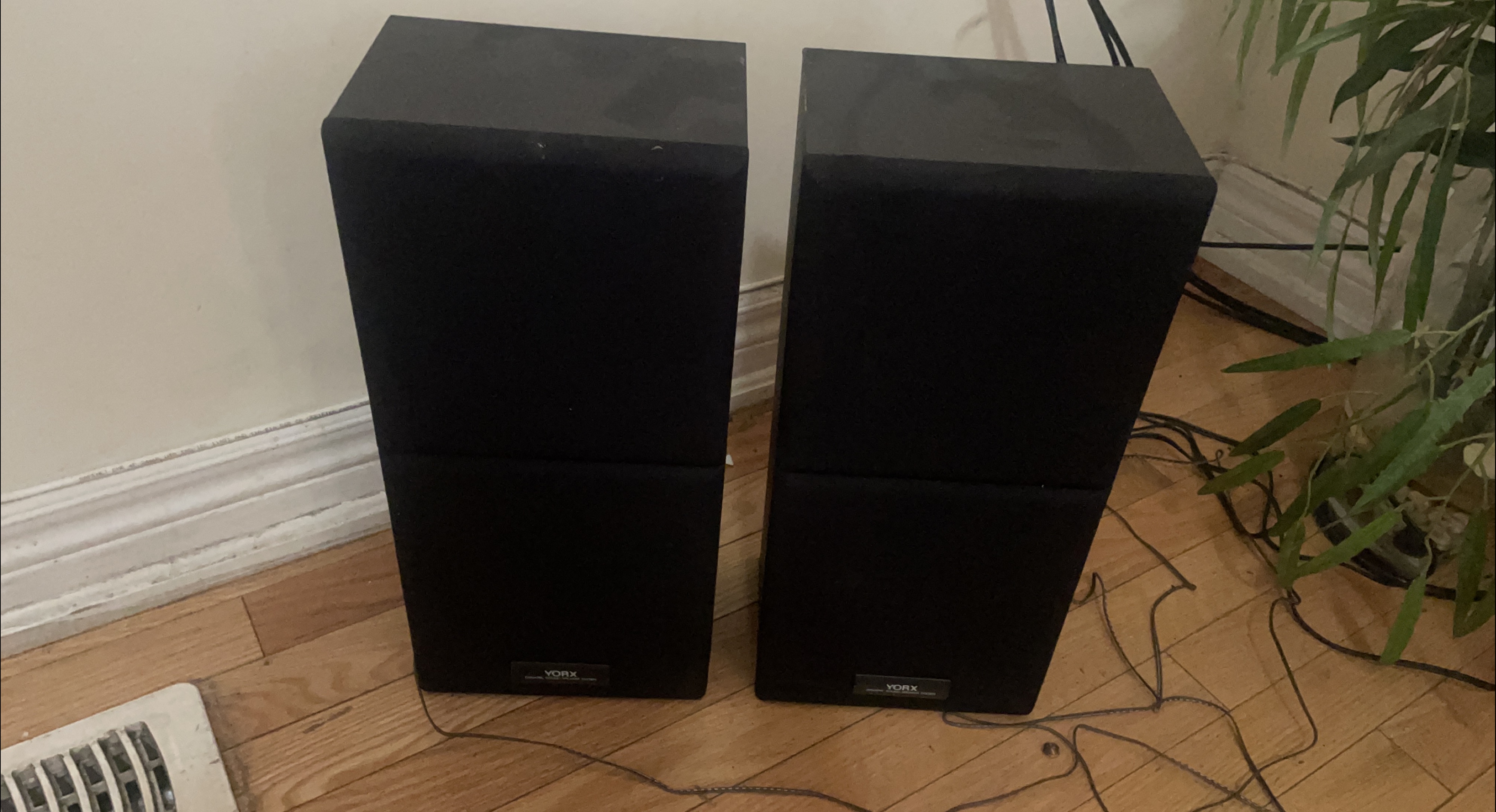 Yorx S81 Speaker System thumbnail