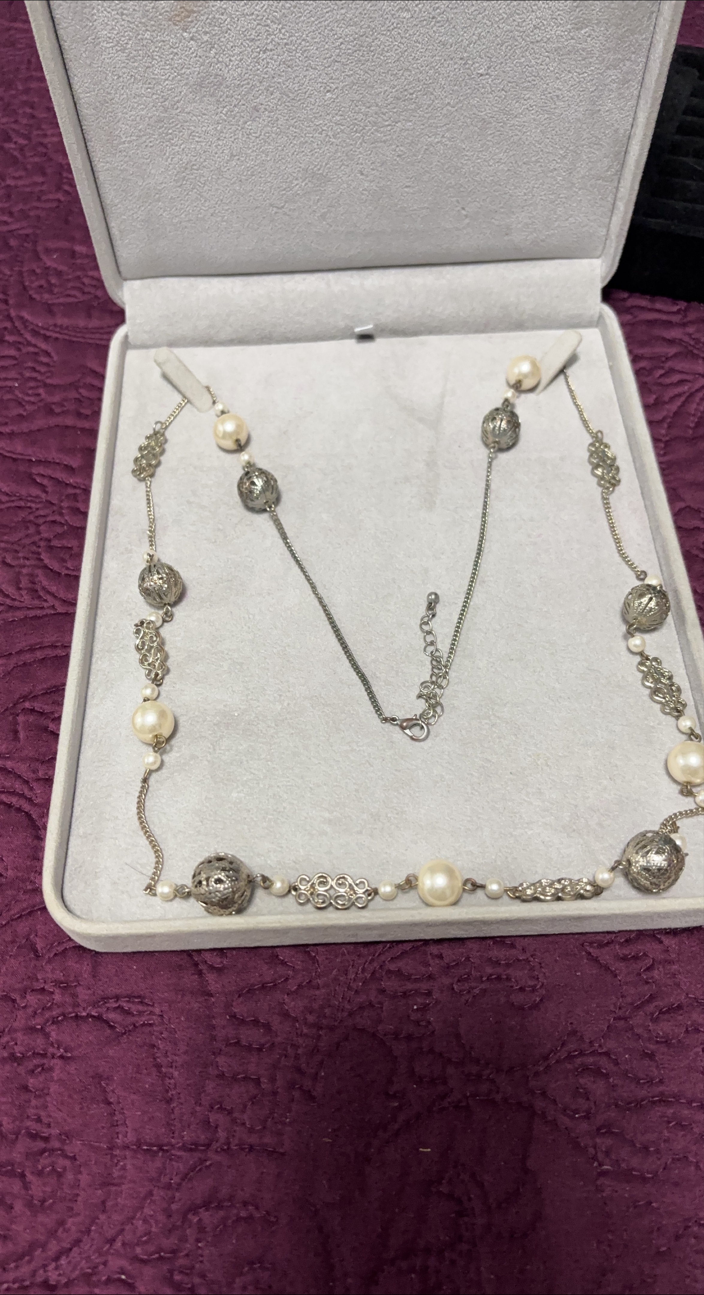 Pearl and Silver Tone Necklace thumbnail