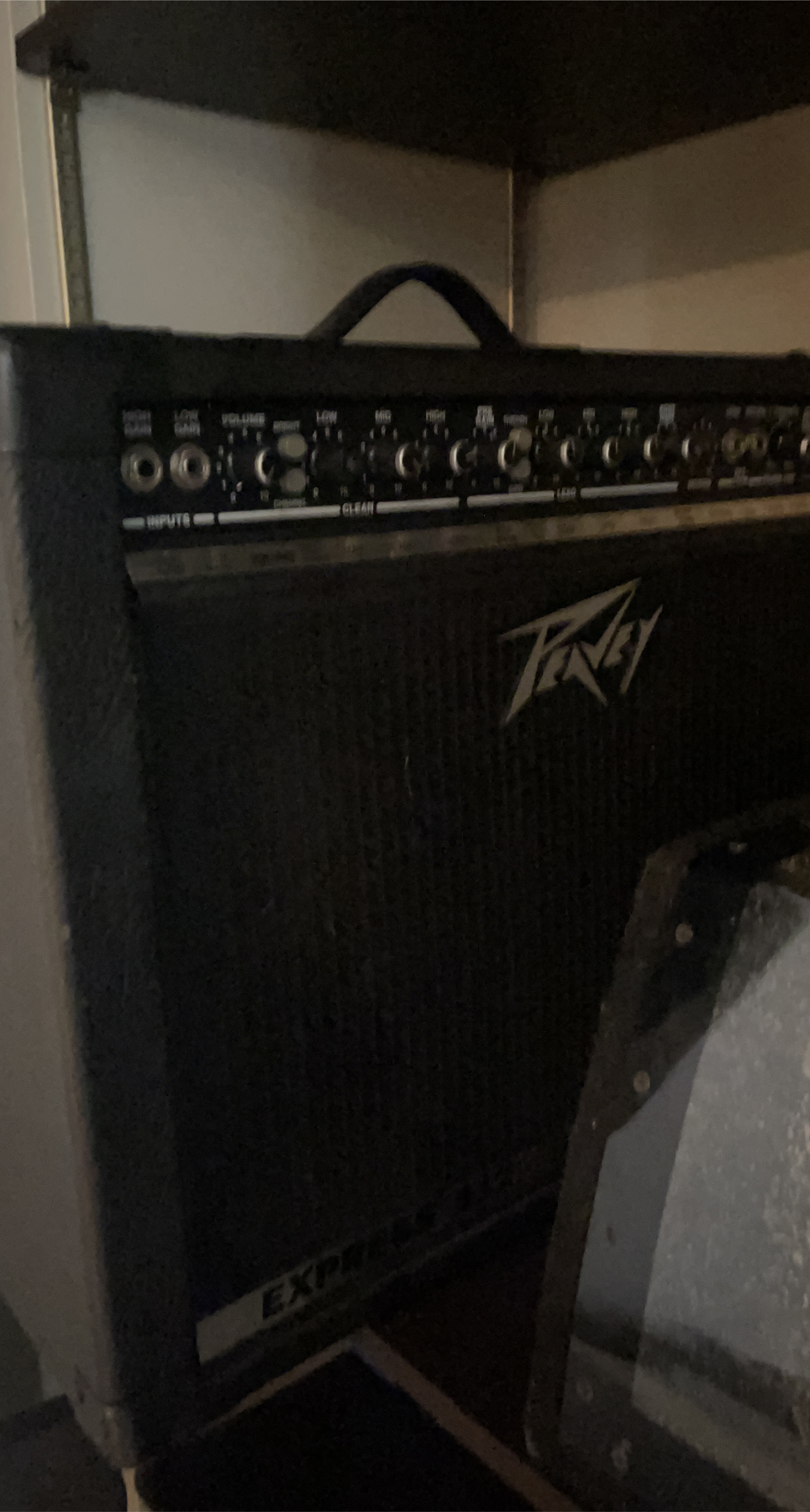 Peavey Express 112 Guitar Amplifier thumbnail