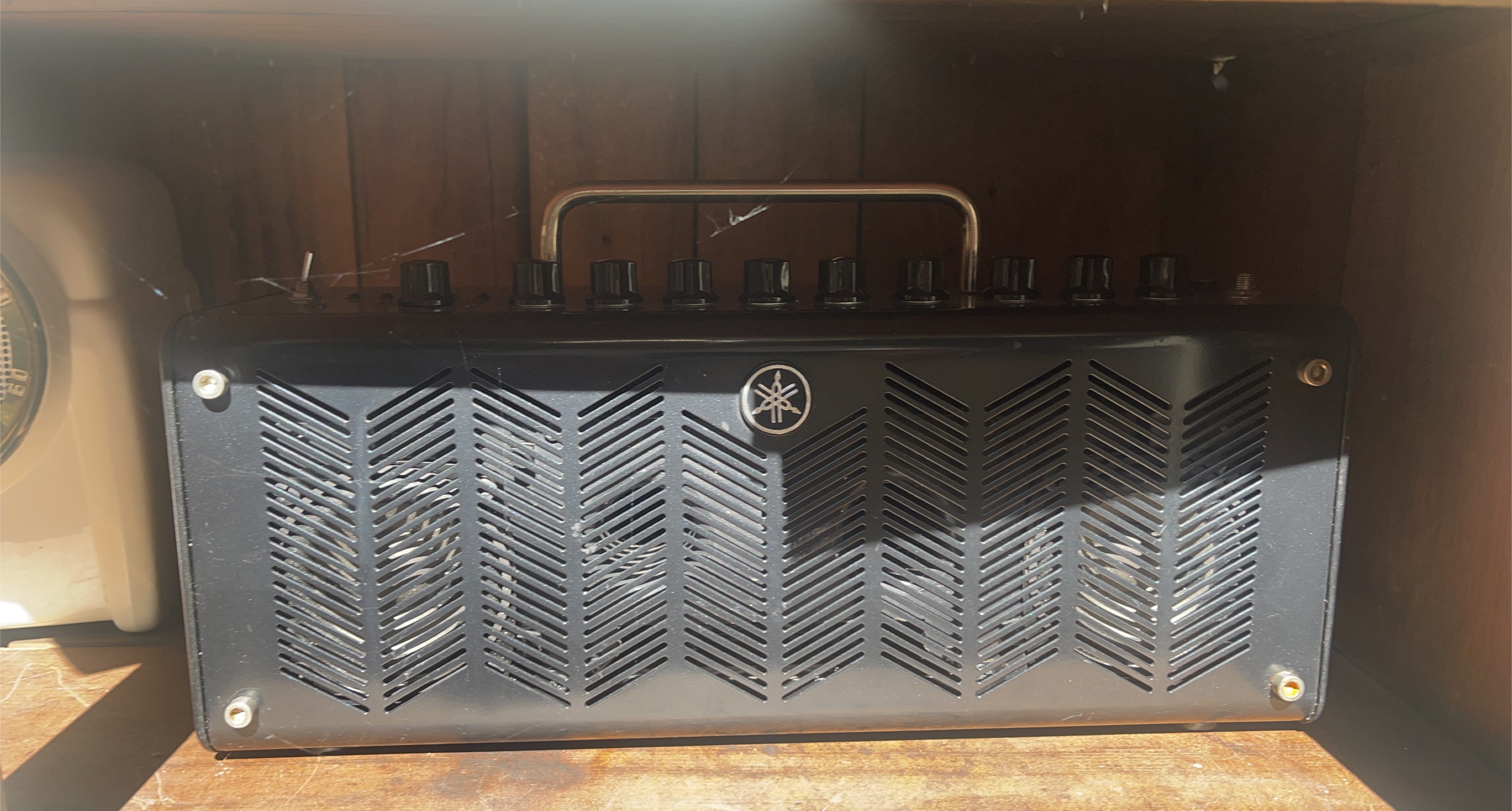 Yamaha THR10 Guitar Amplifier - Black thumbnail