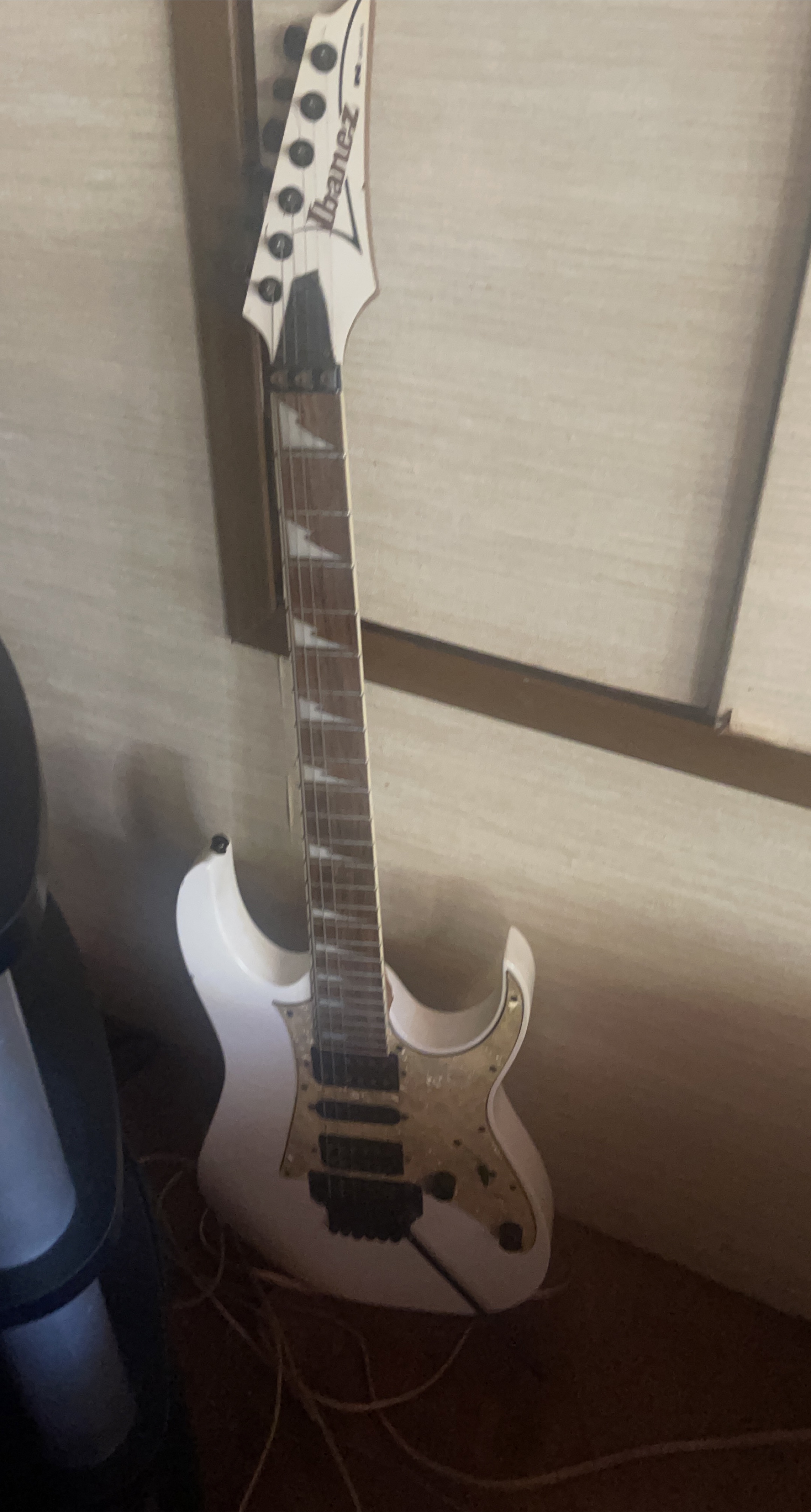 Ibanez Electric Guitar thumbnail