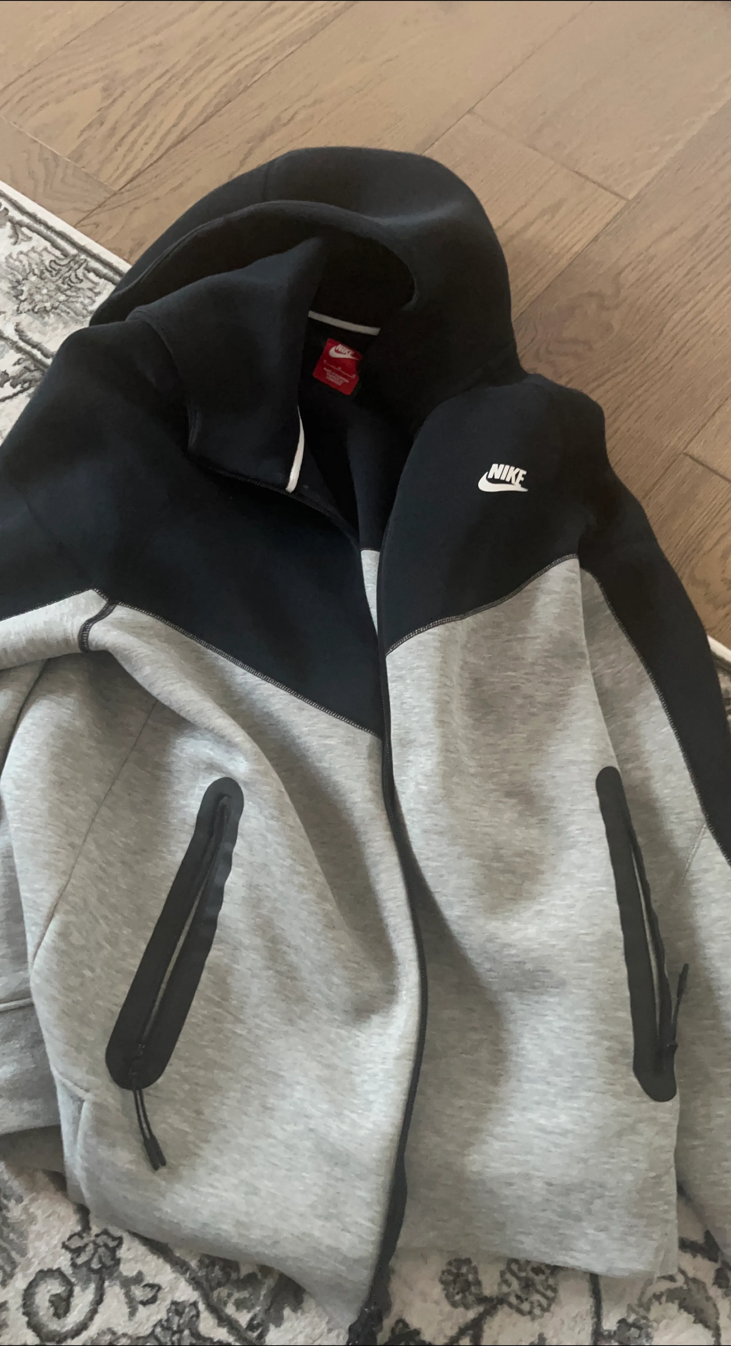 Nike Tech Fleece Full-Zip Hoodie - Black/Grey