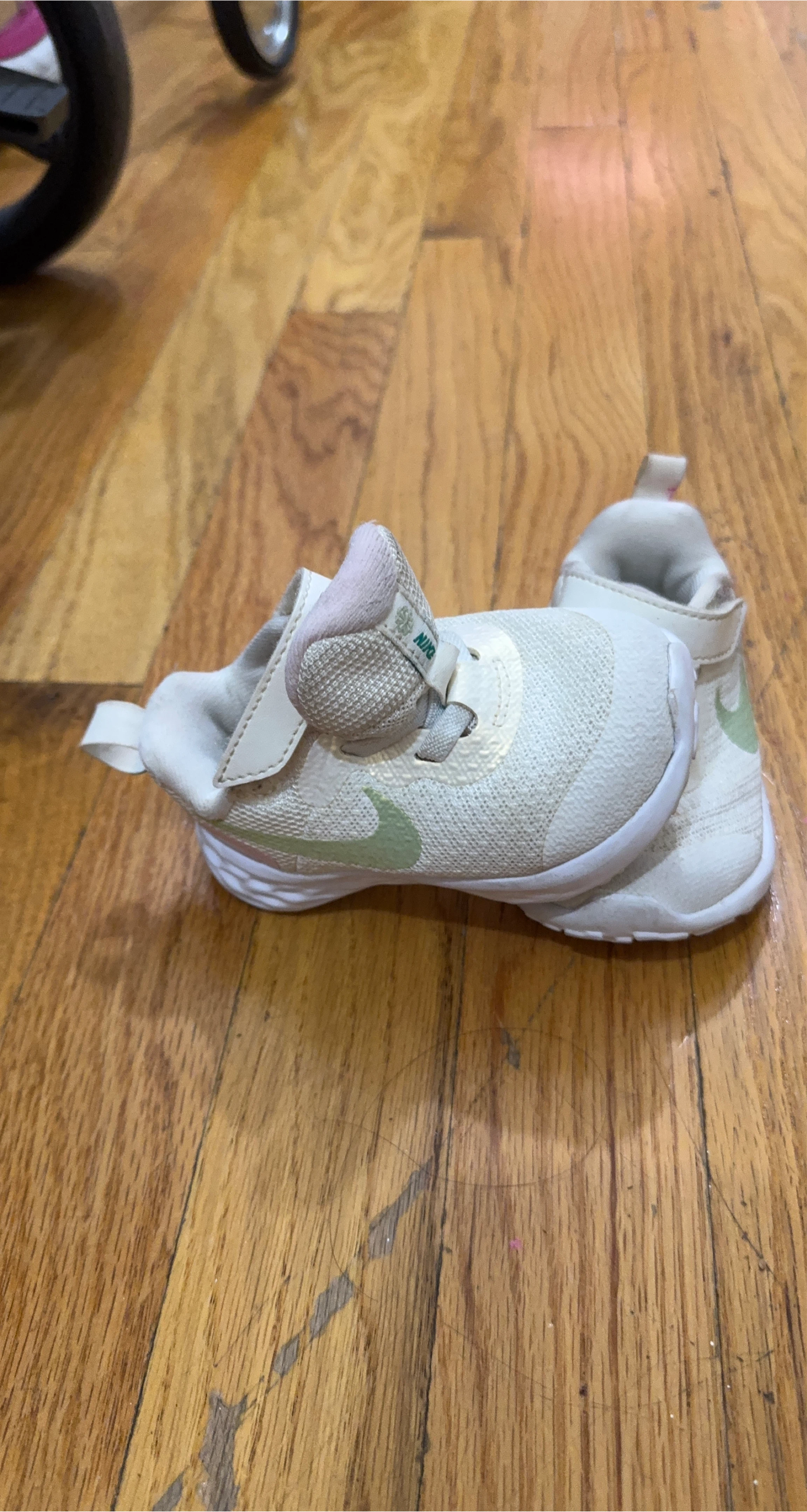 Nike Toddler Shoes - Size 4 thumbnail