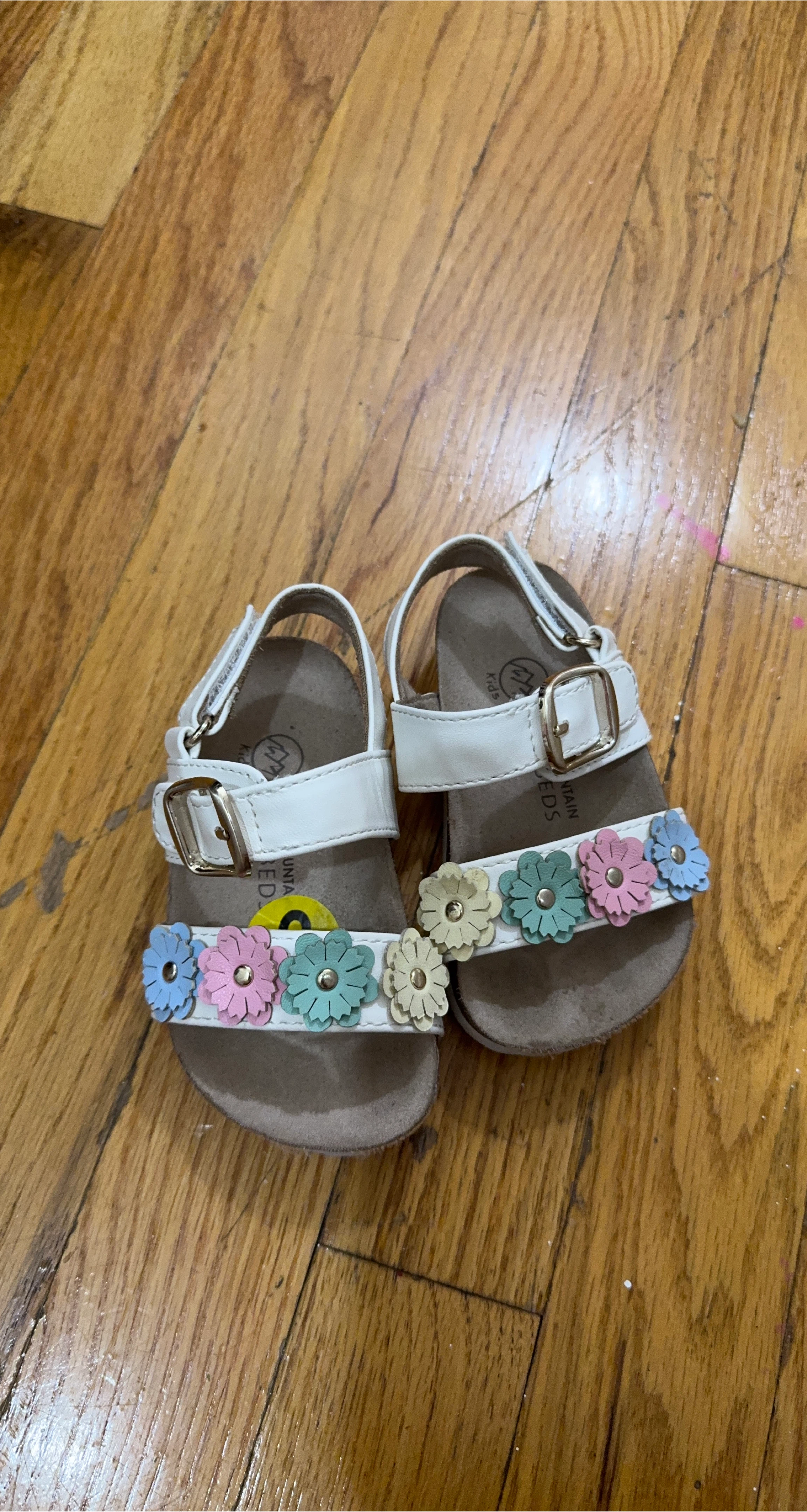 Mountain Buds White Floral Sandals thumbnail
