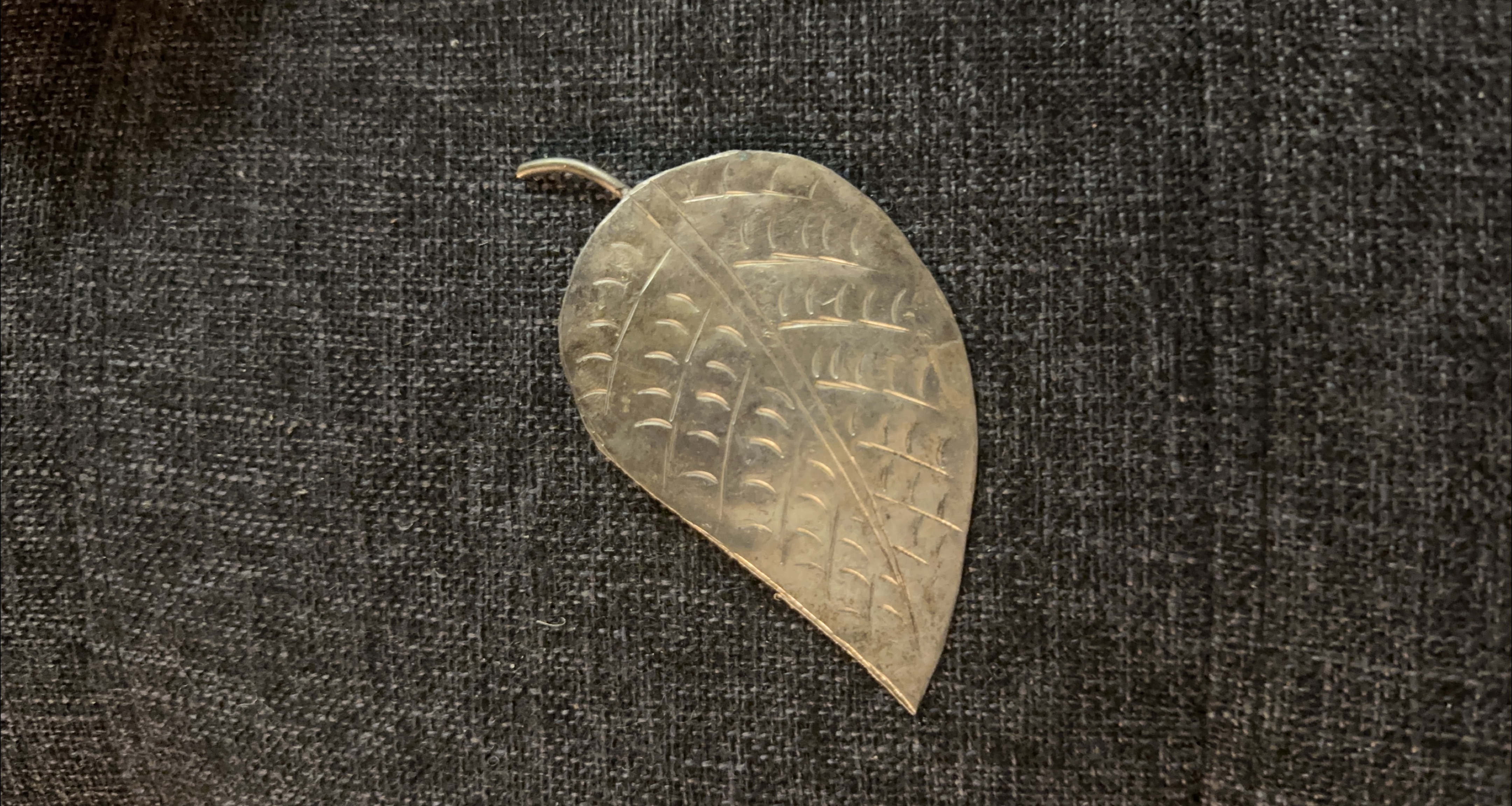 🥕Silver Leaf - metal thumbnail