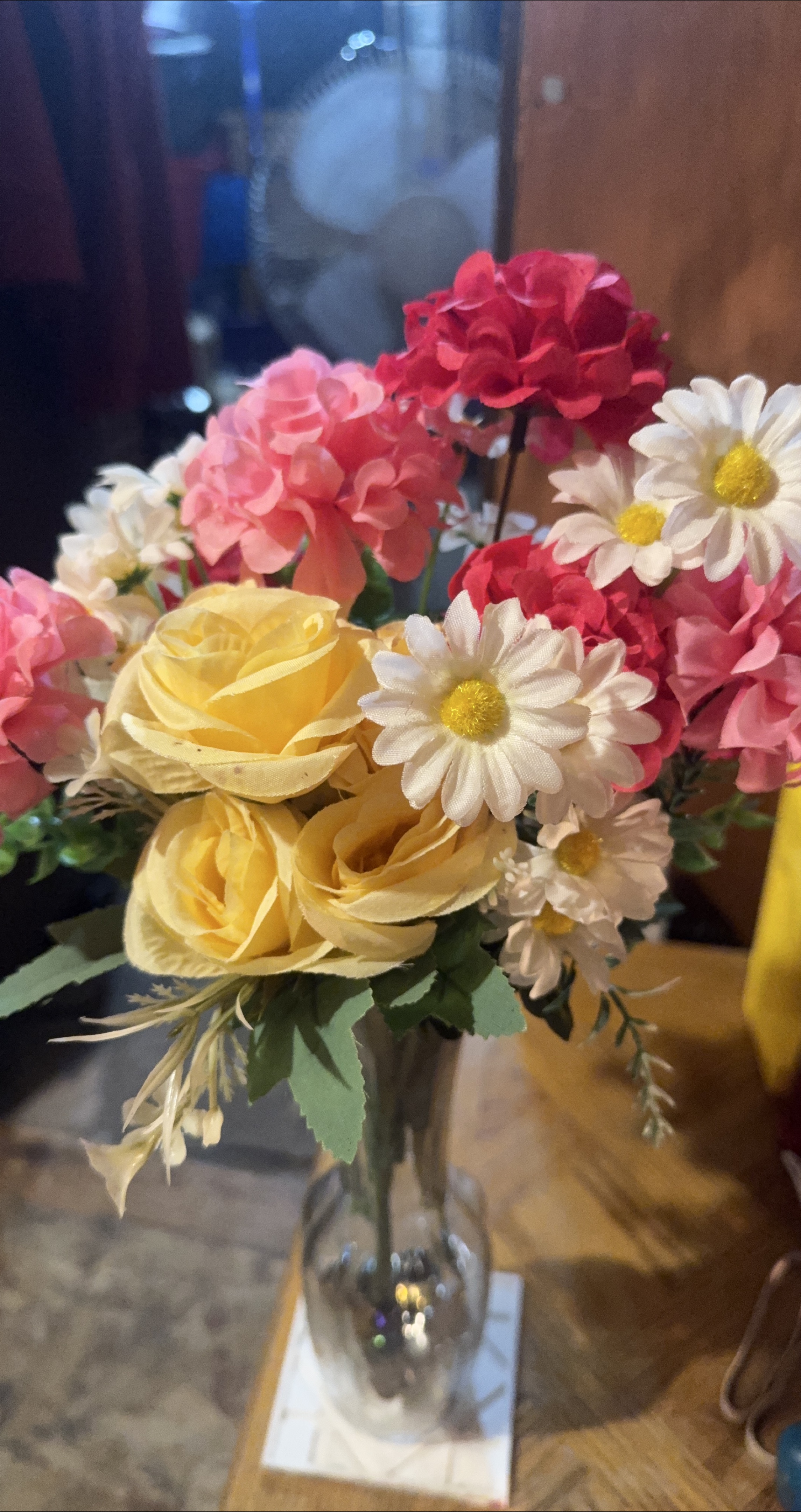 🥕 Artificial Flower Arrangement thumbnail
