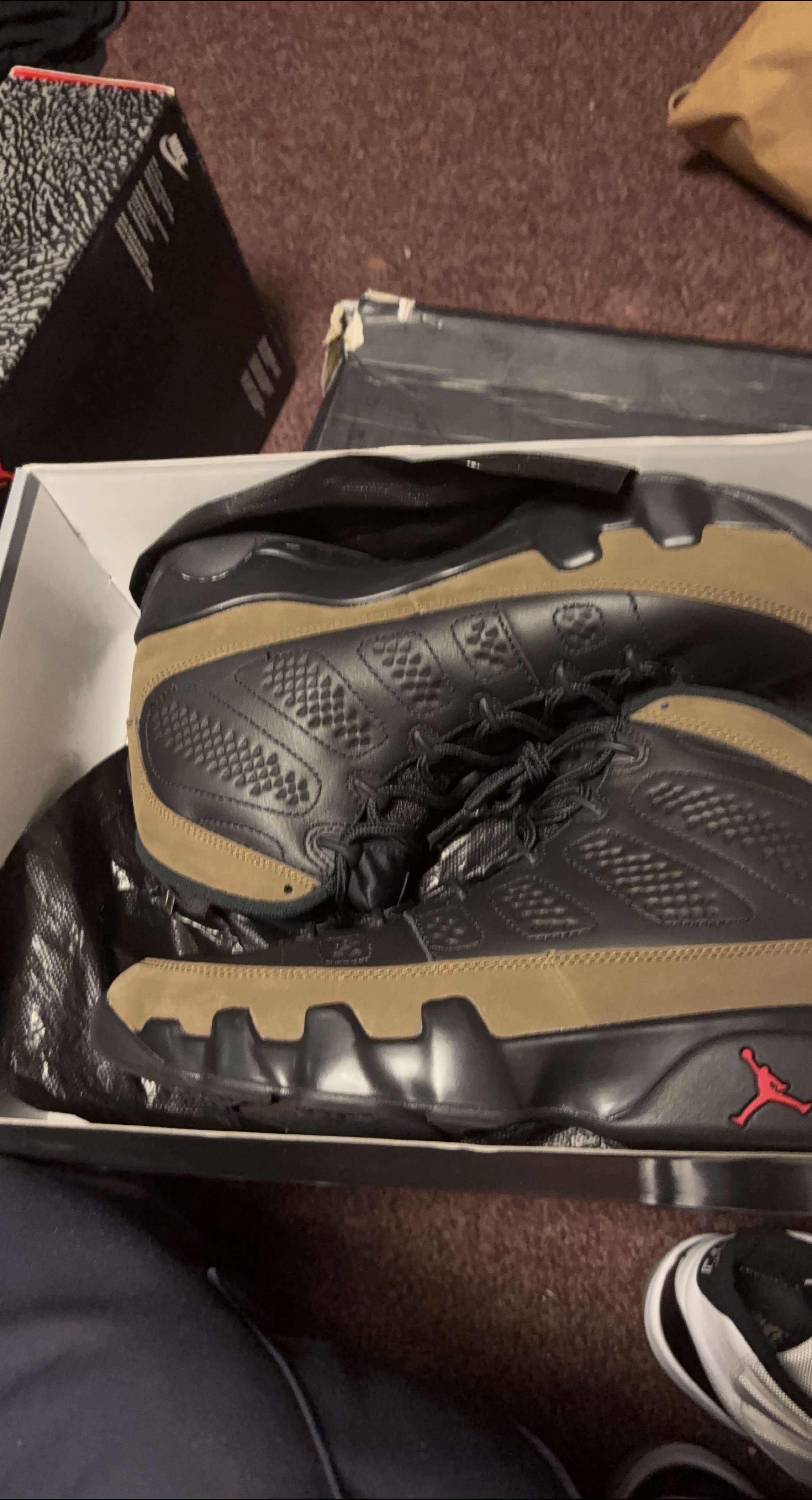 Air Jordan 9 Retro Boot Black/Light Olive