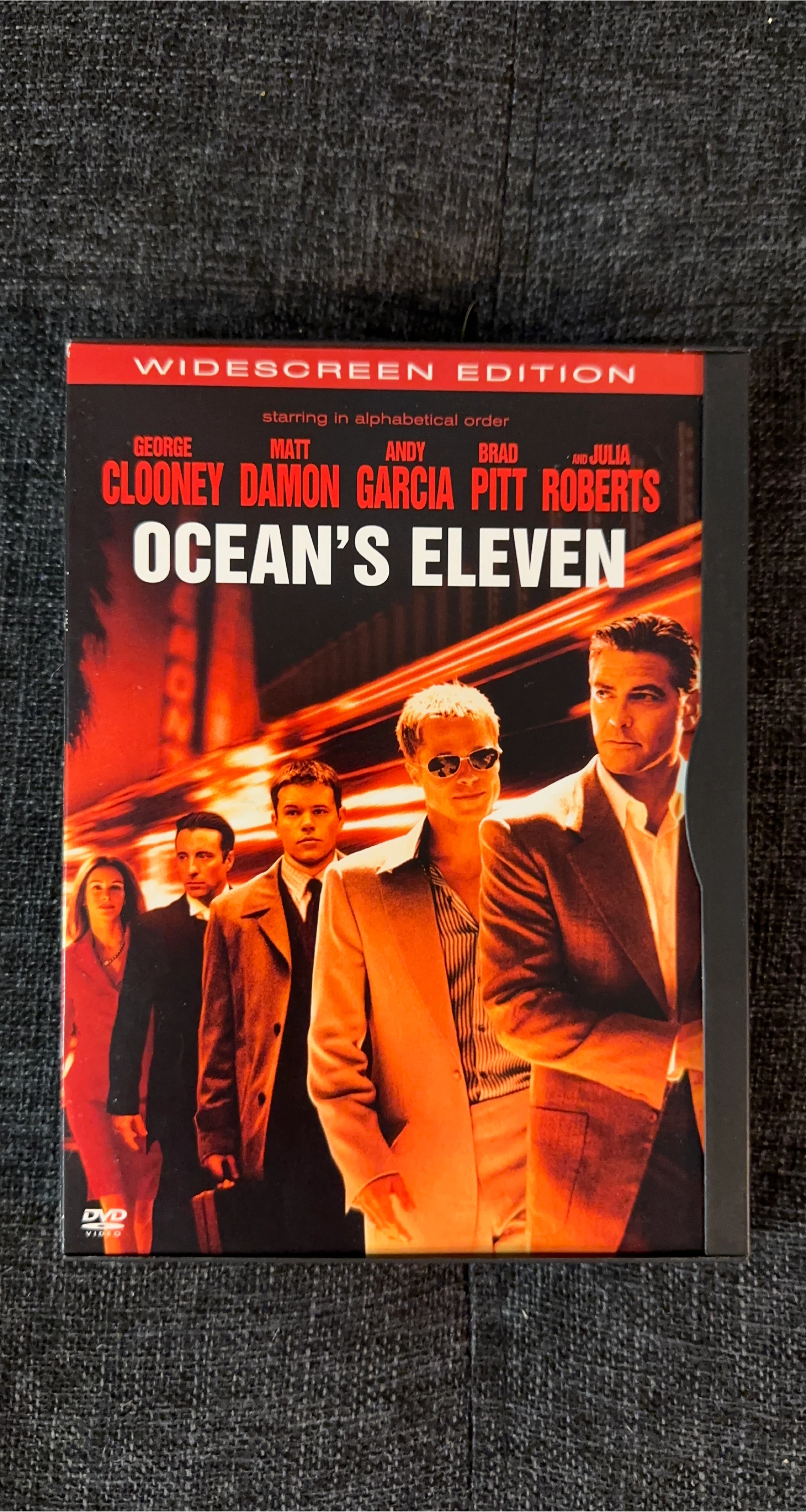 Ocean's Eleven DVD - Widescreen Edition thumbnail