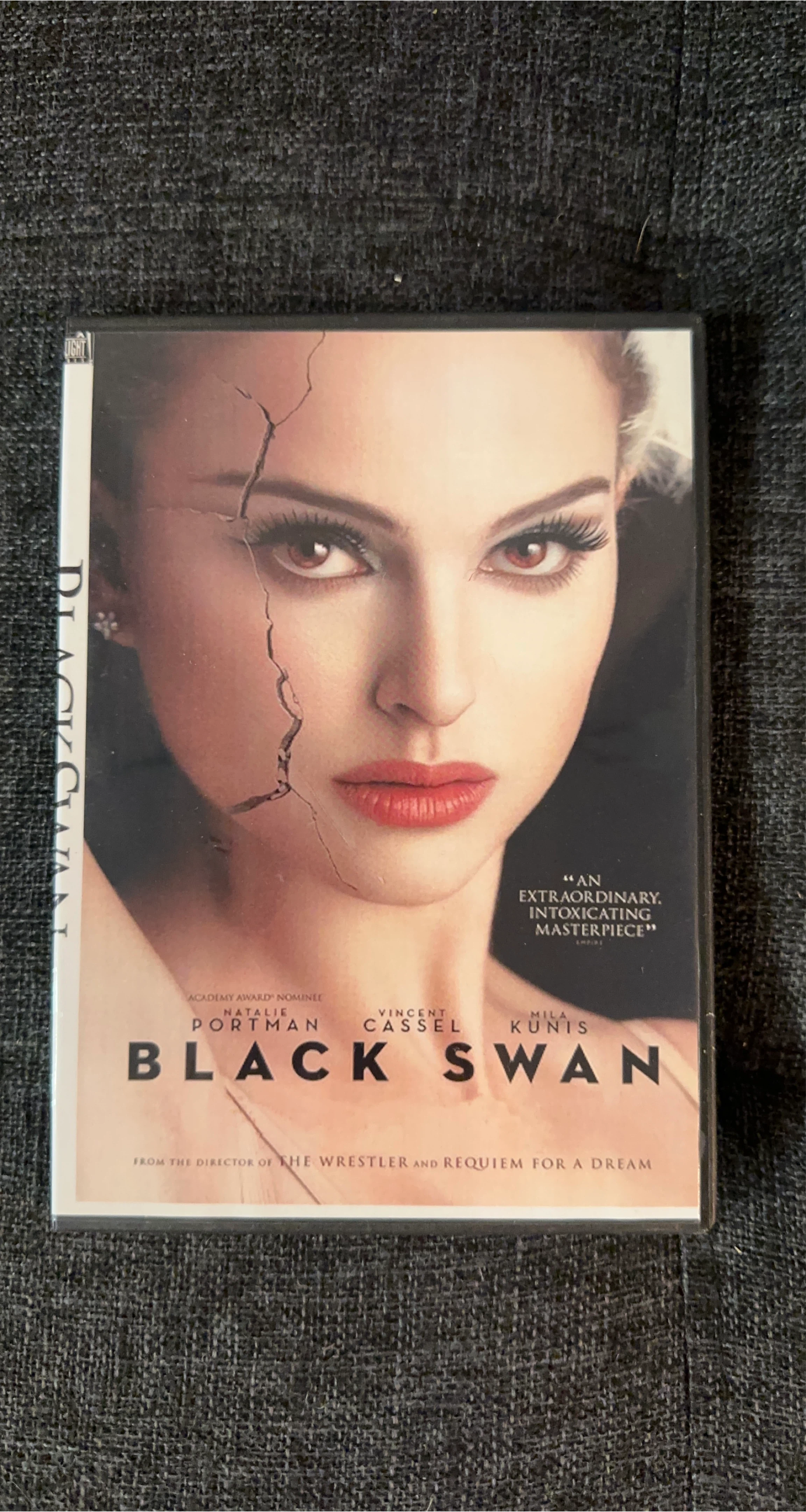 Black Swan DVD thumbnail