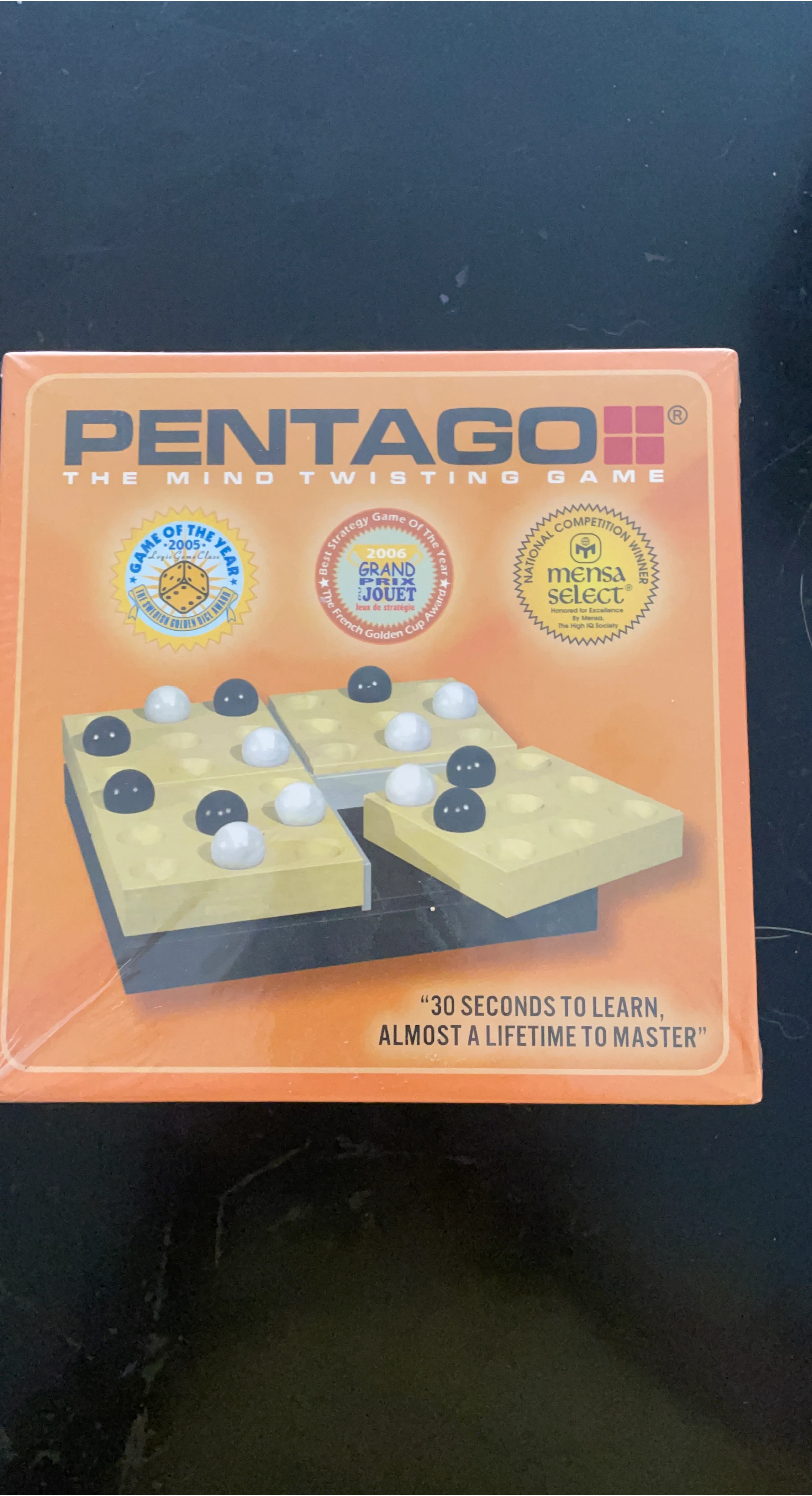 Pentago Mind Twisting Game - New in Box! thumbnail