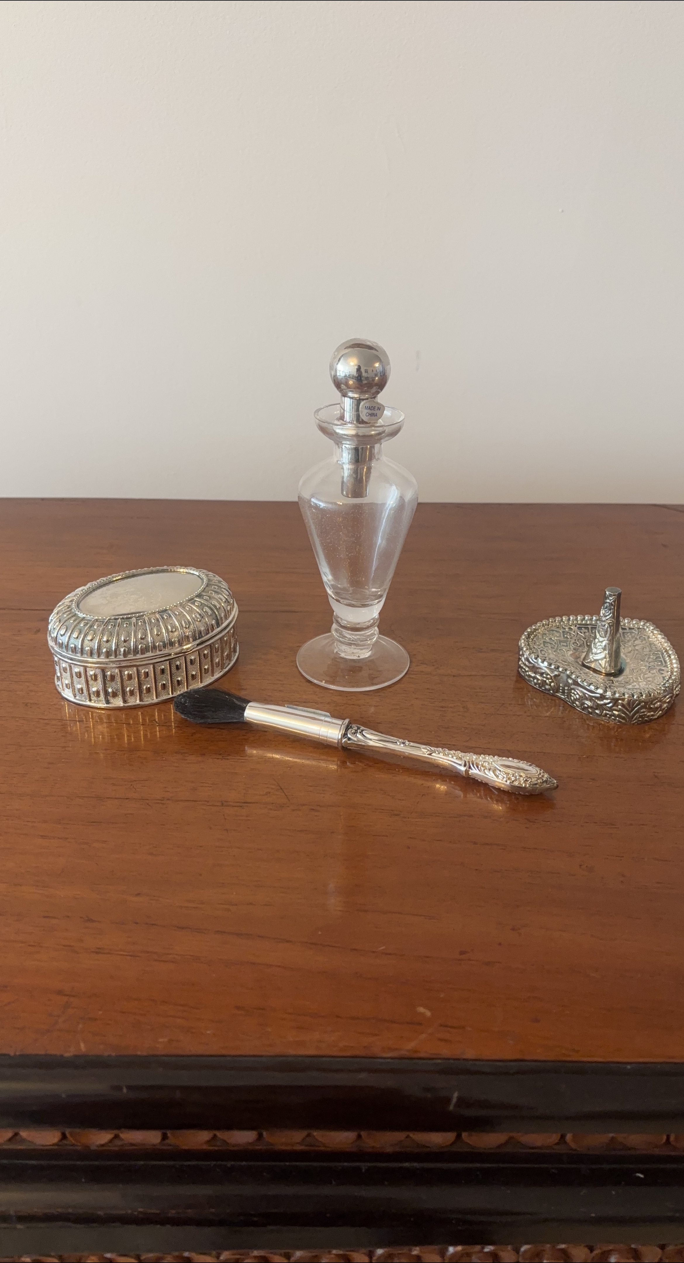 International Silver Company Vintage Beauty Set thumbnail