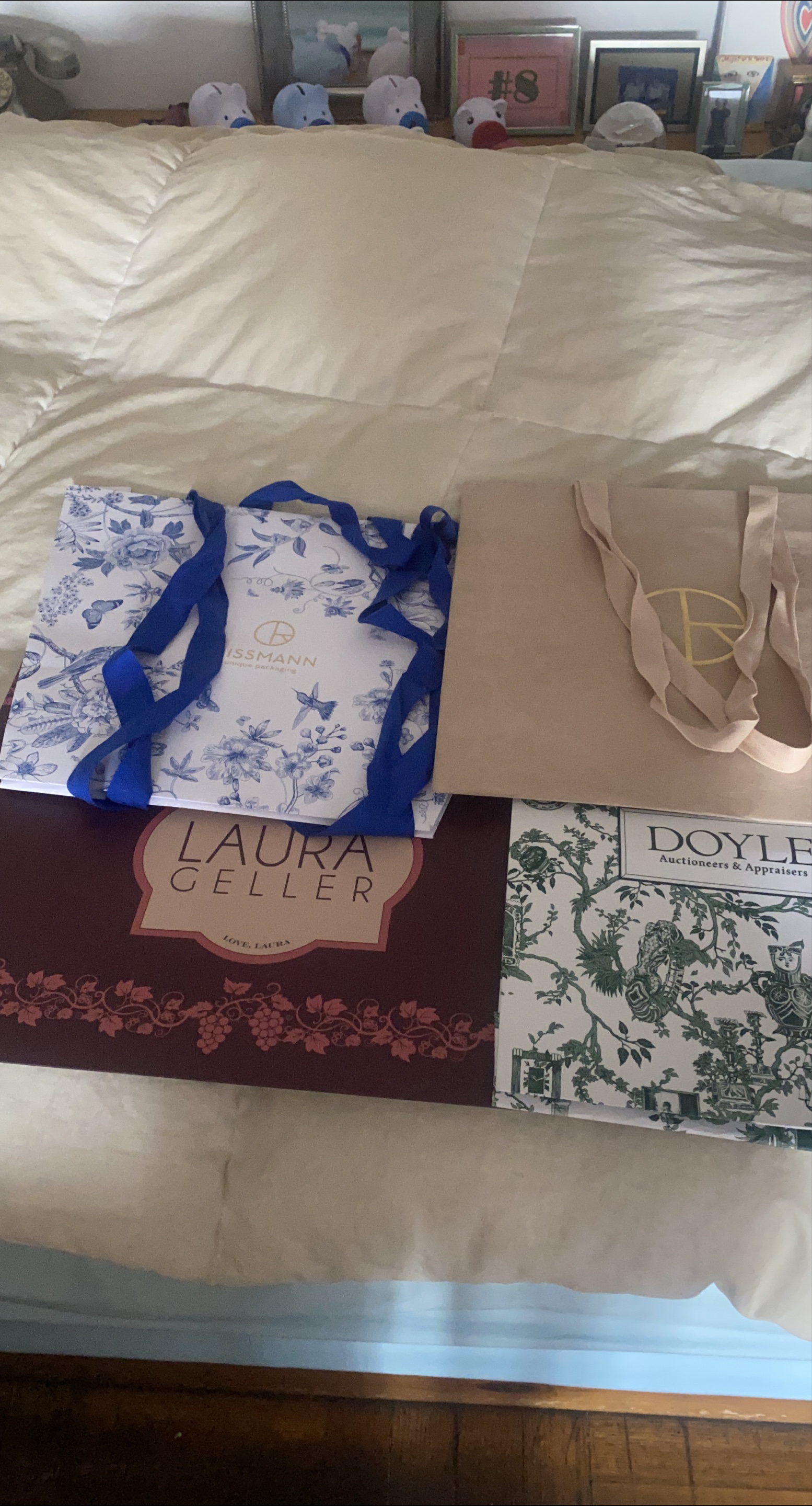 Laura Geller & Doyle Auctioneers Boxes