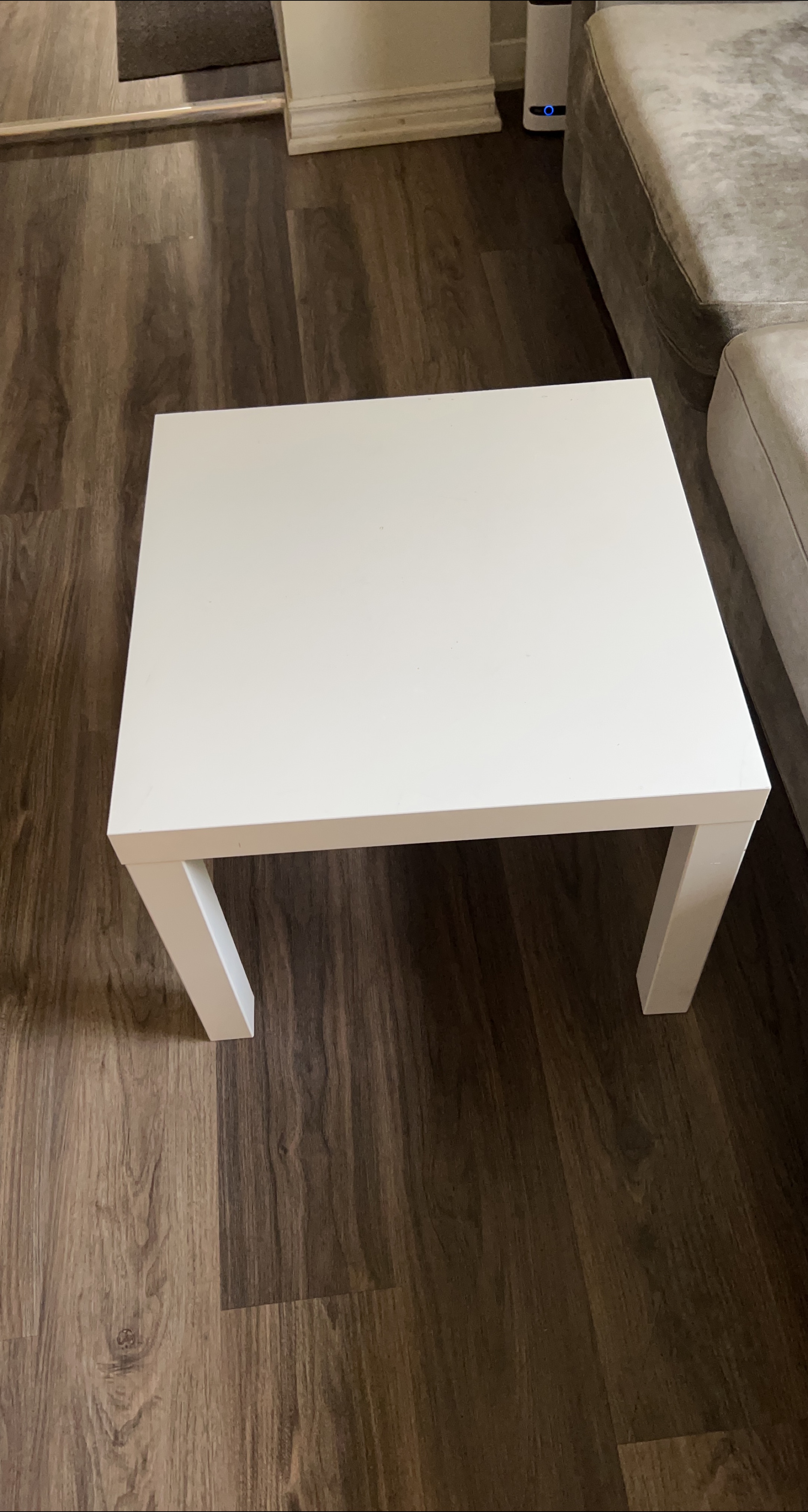 White Square Table thumbnail