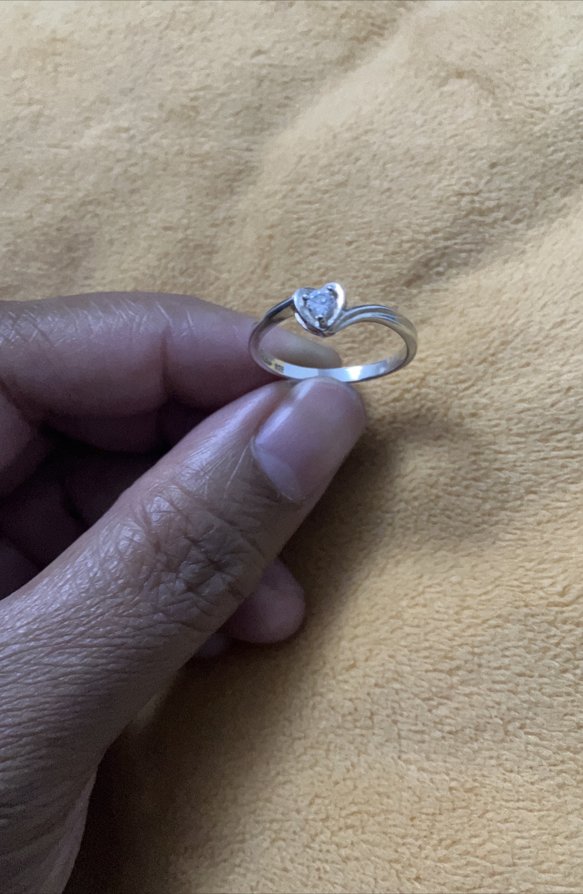 Heart-shaped Ring thumbnail