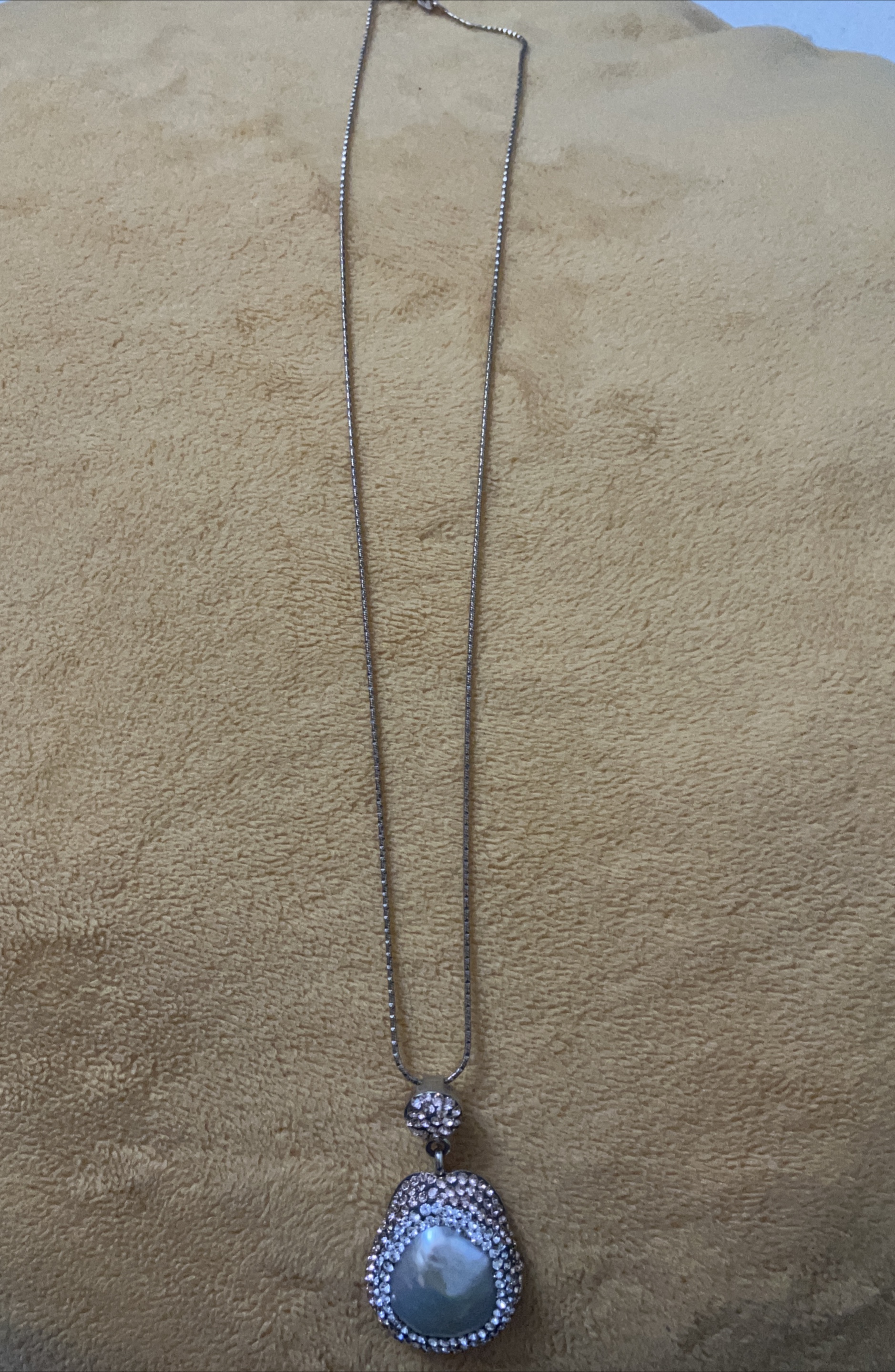 Pearl Pendant Necklace thumbnail