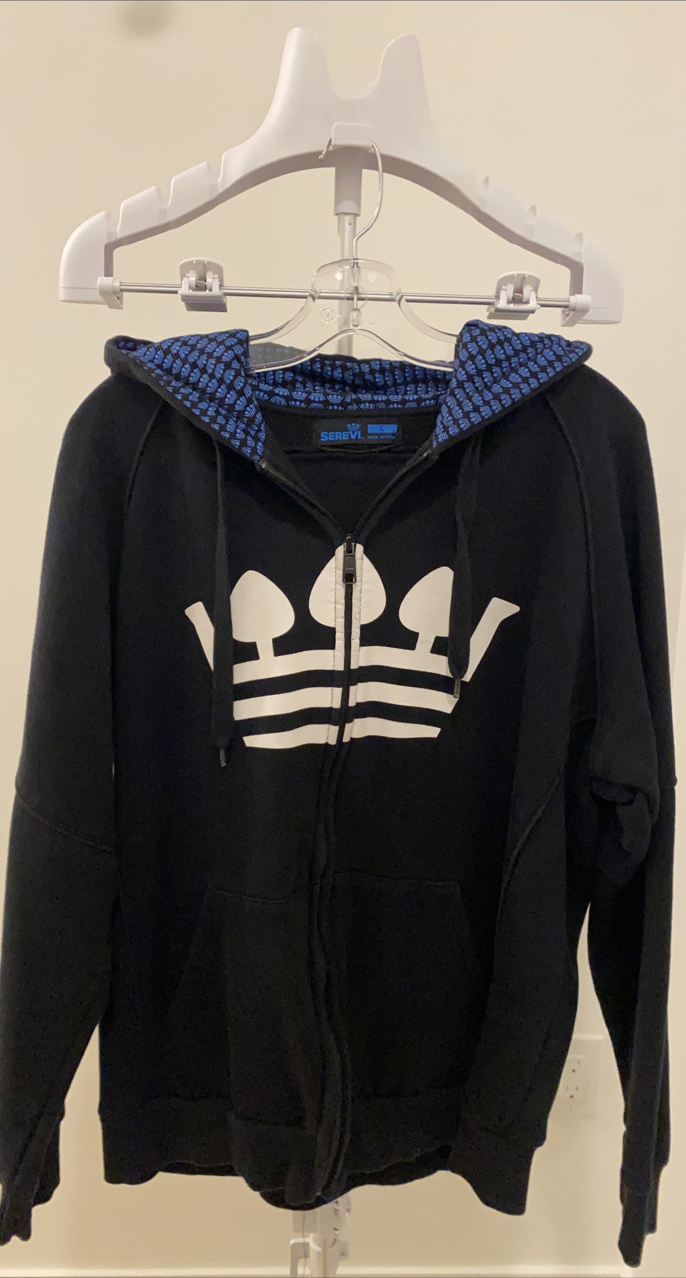 SEREVI Black Hoodie with FIJI Rugby Player thumbnail