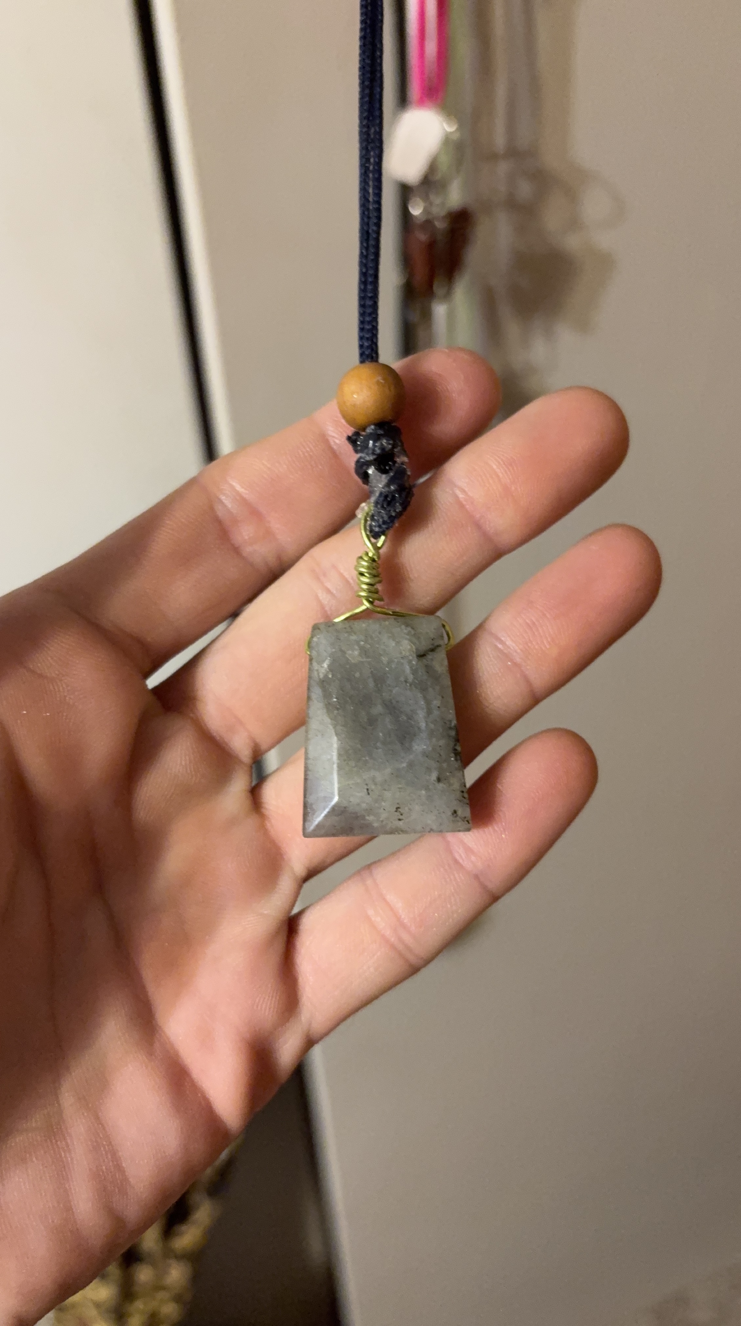 🥕Handmade Labradorite Stone Pendant Necklace thumbnail