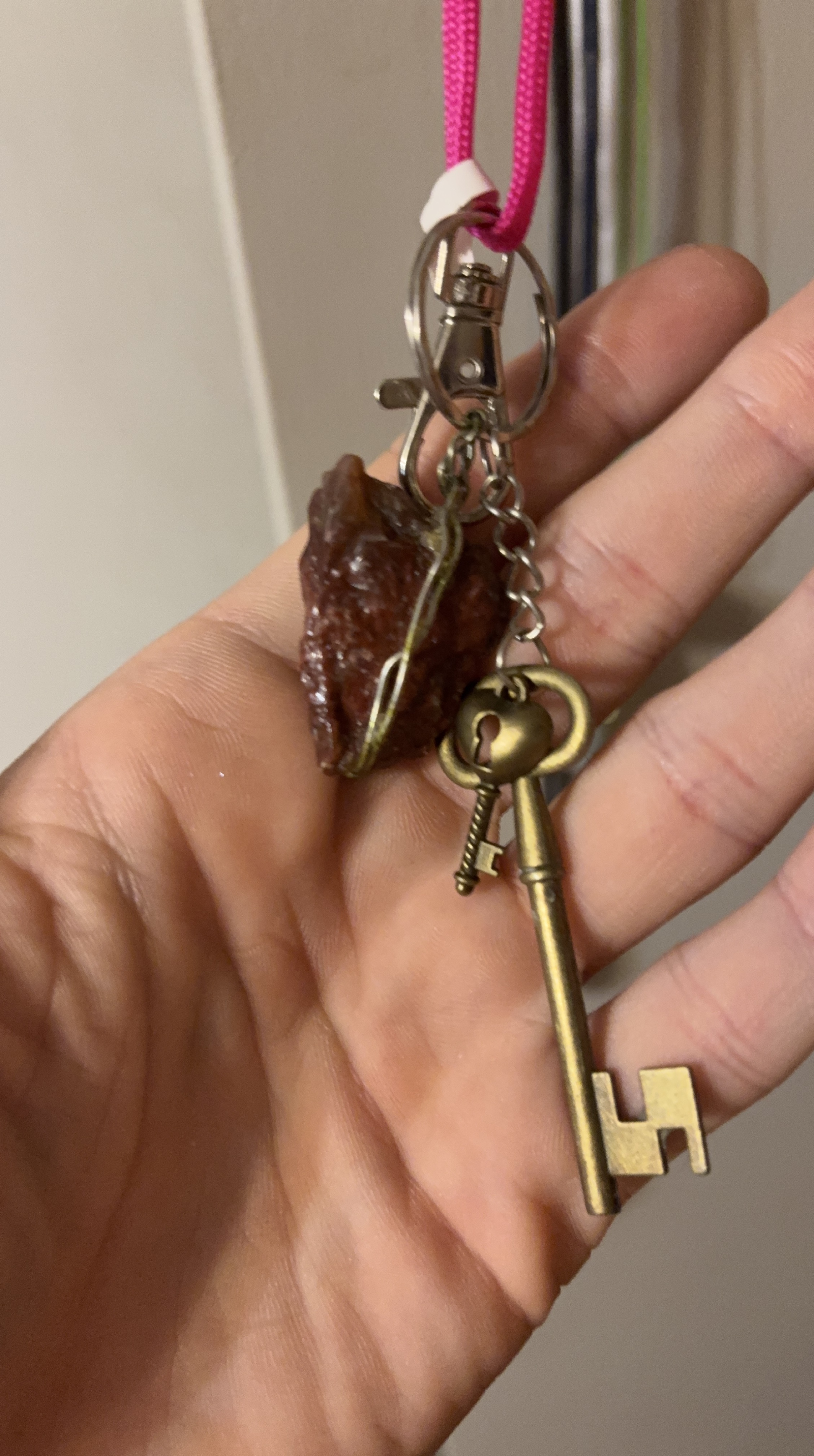 🥕Skeleton Key and Stone Keychain thumbnail