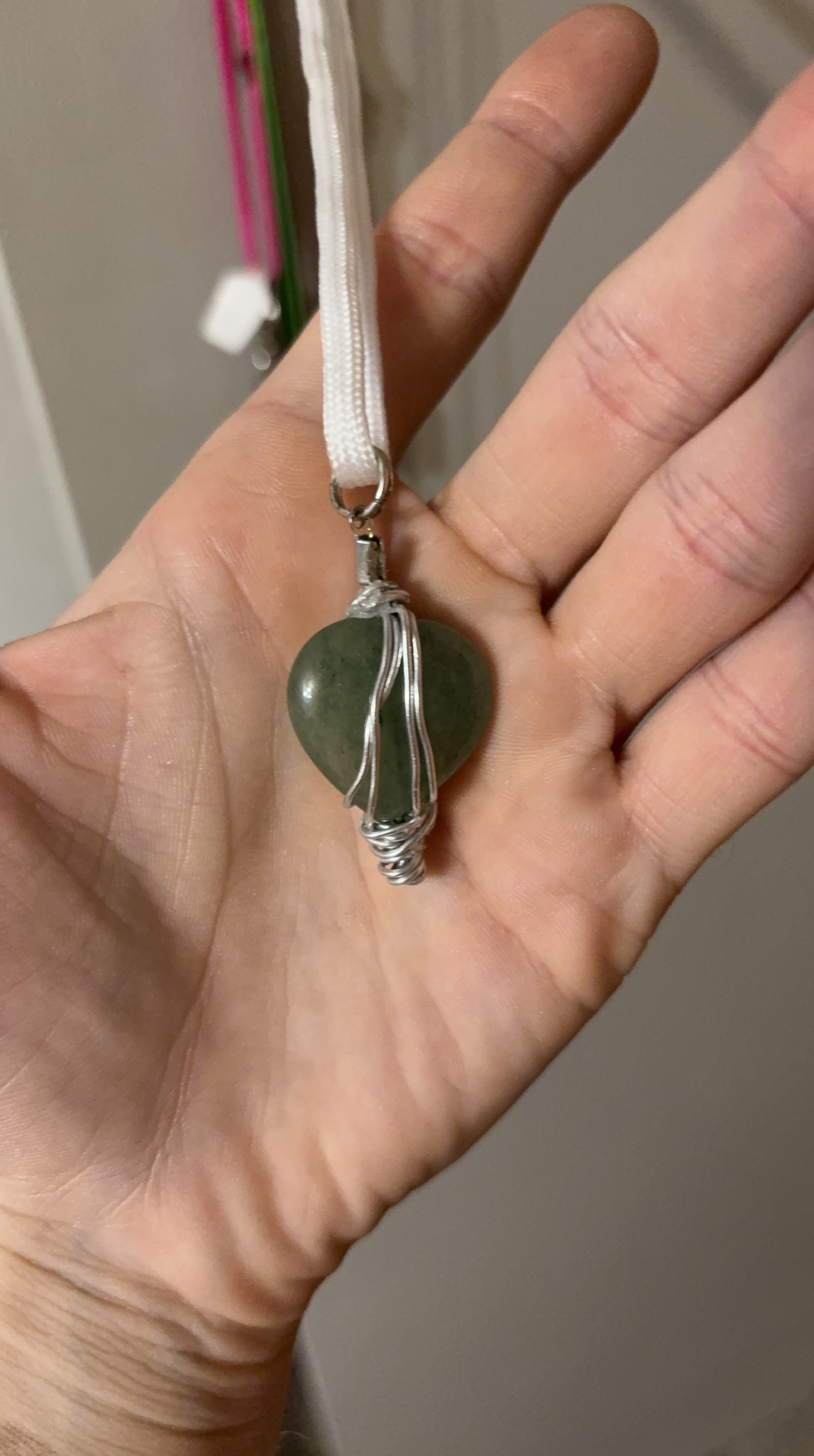 🥕Green aventurine handmade Heart Stone Pendant Necklace thumbnail