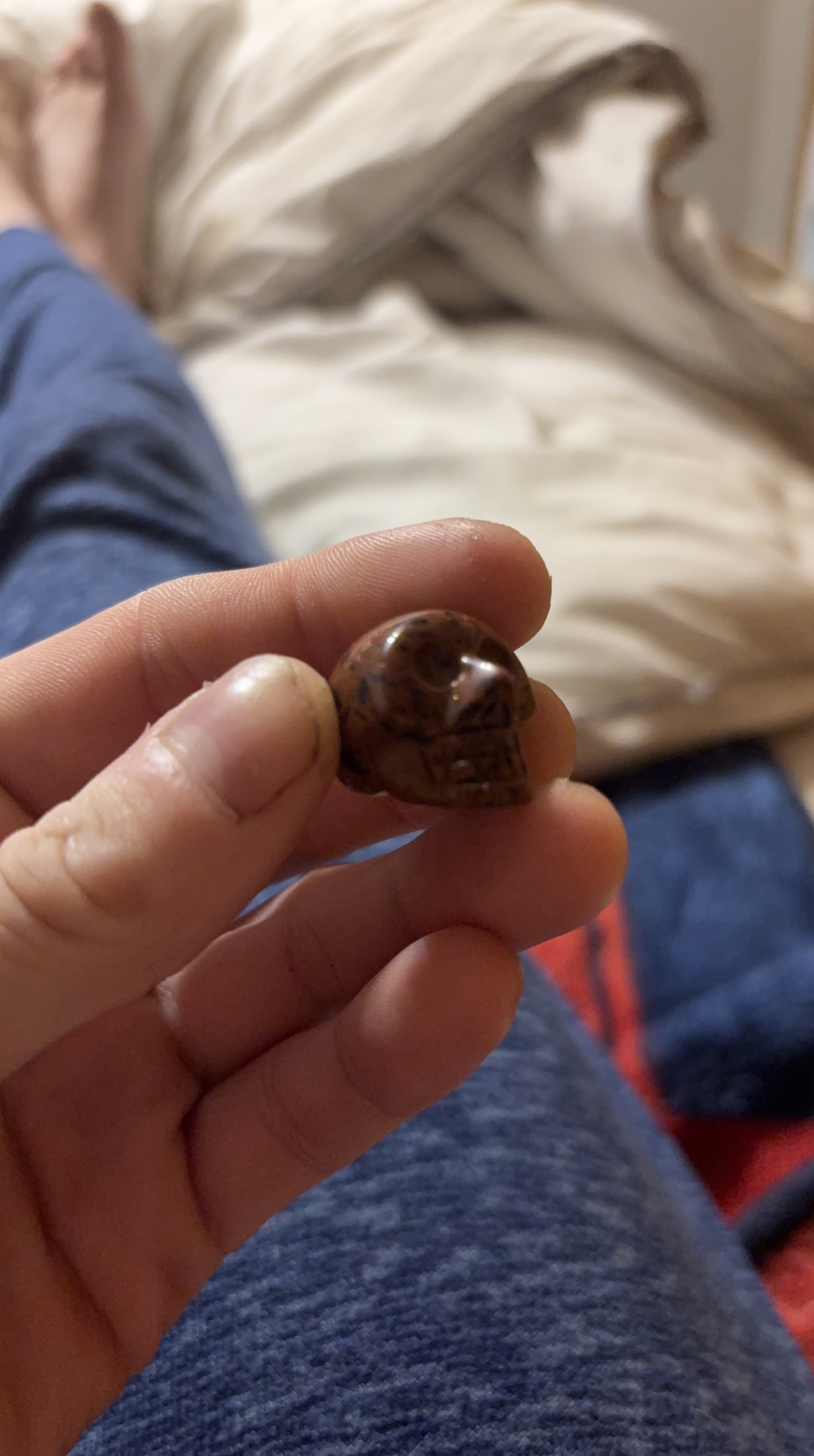 Small dragonsblood jasper Stone Skull Figurine thumbnail