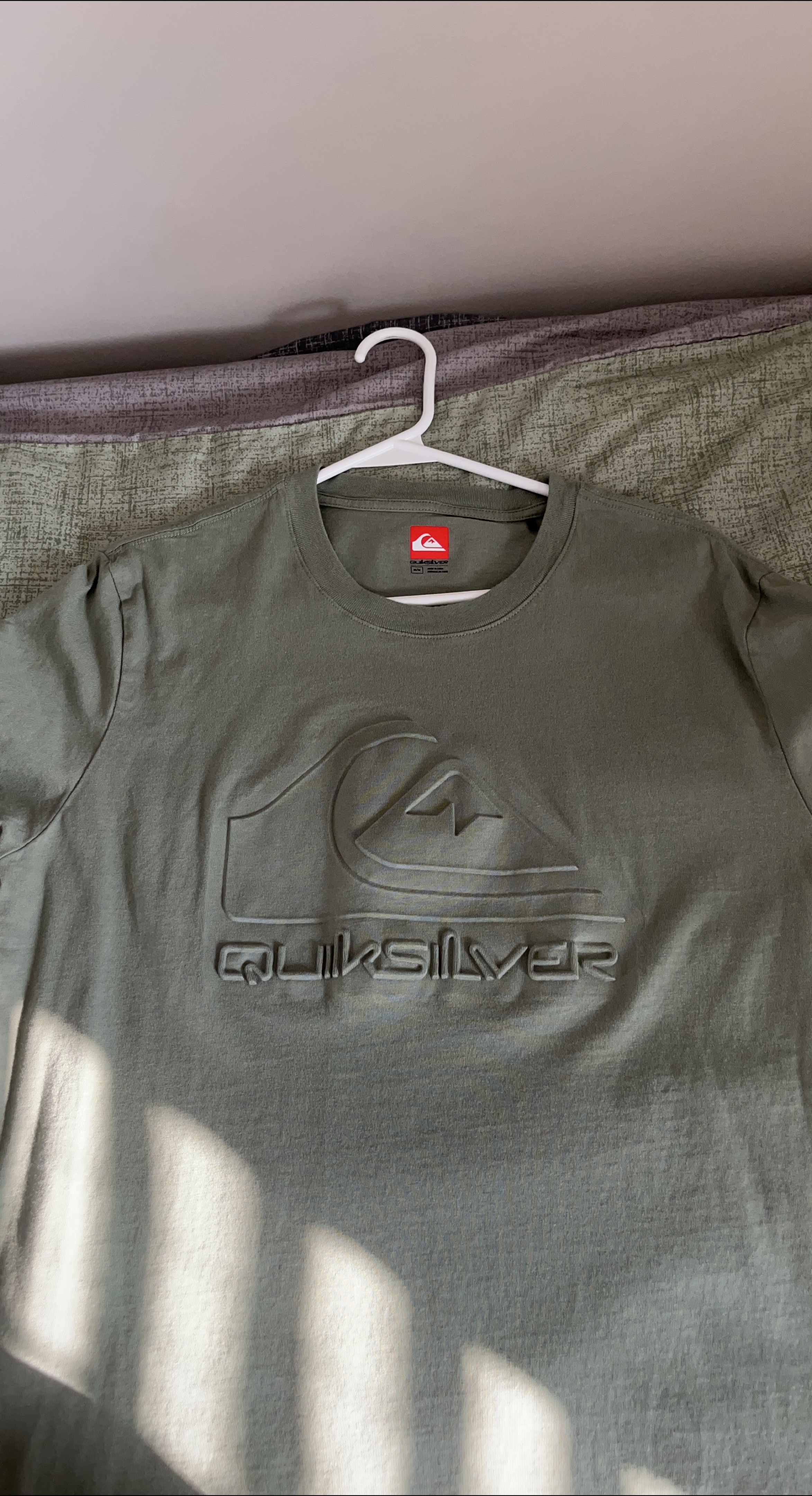 Quiksilver Olive Green T-Shirt Size M thumbnail