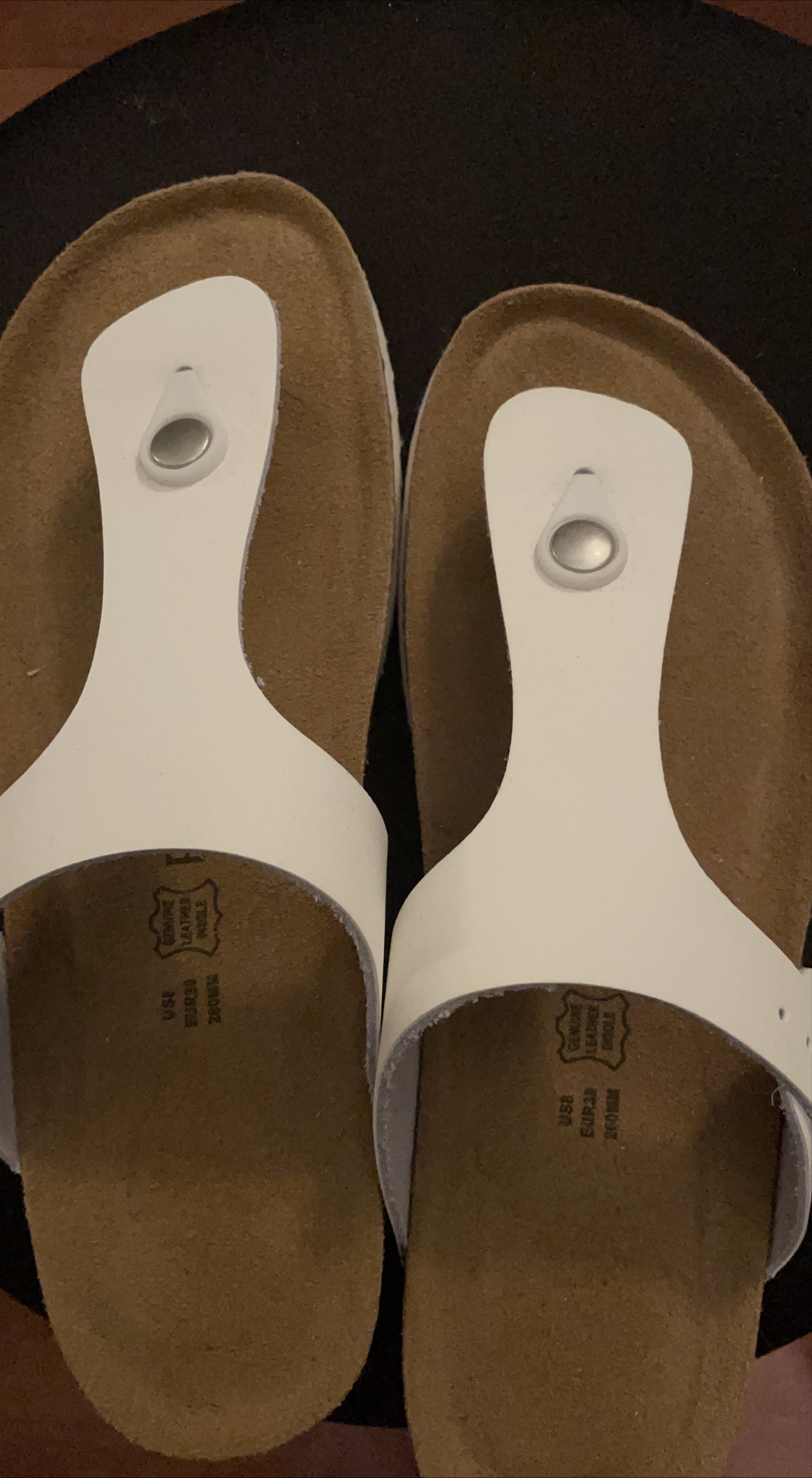 Project Cloud White Sandals Size US8 thumbnail