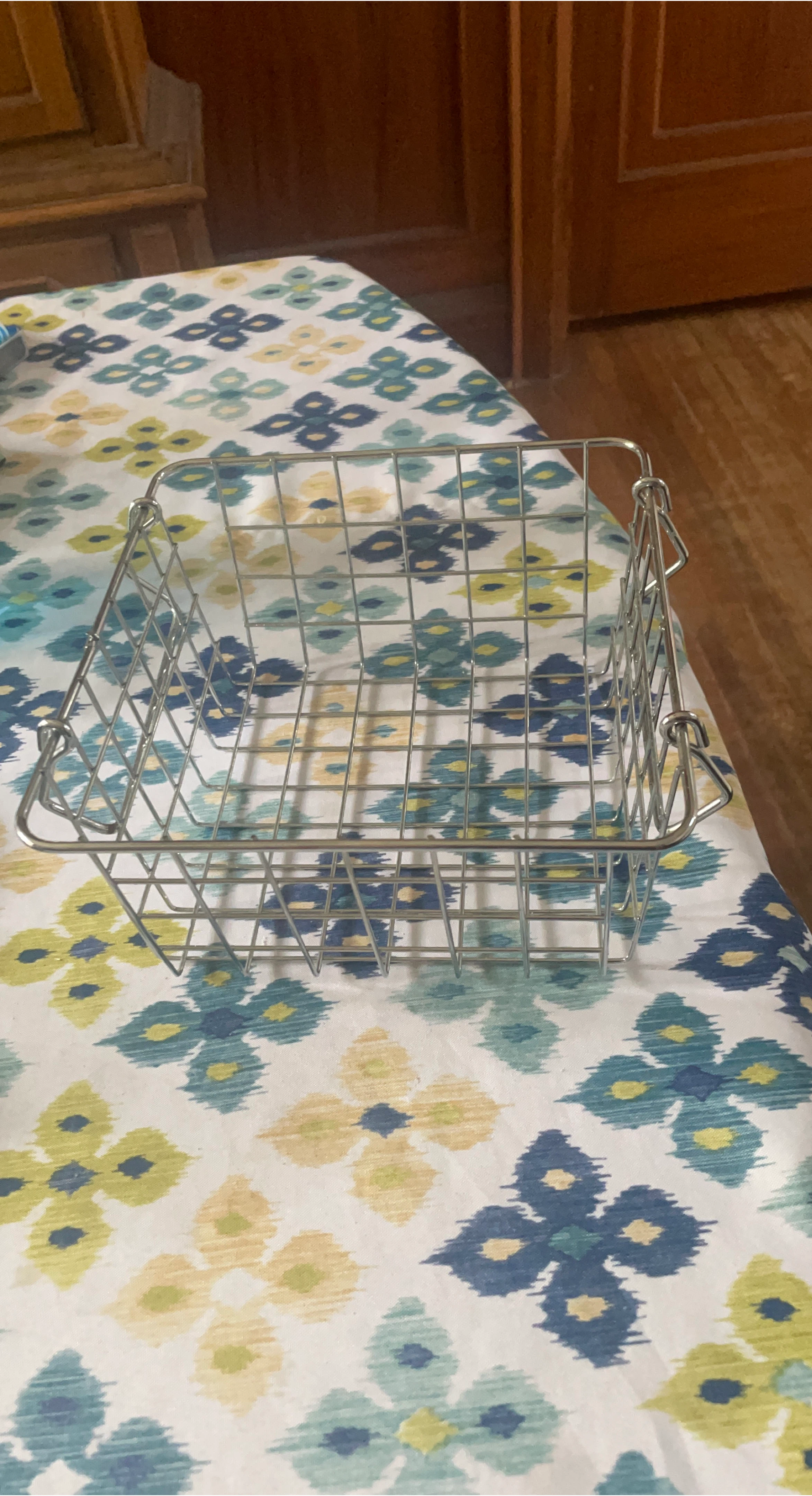 Metal Wire Storage Basket thumbnail