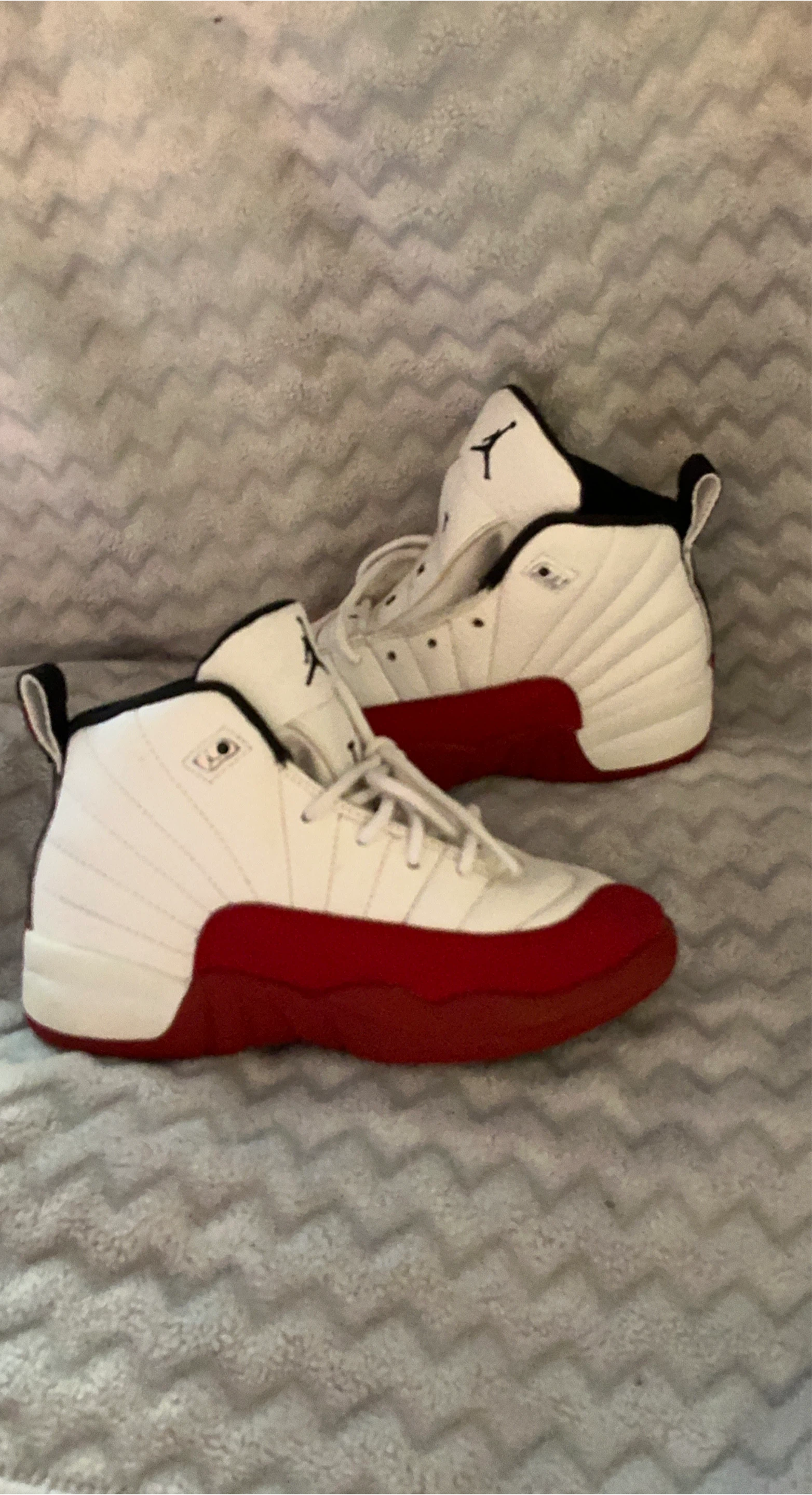 Air Jordan 12 Retro White/Red CHERRY thumbnail