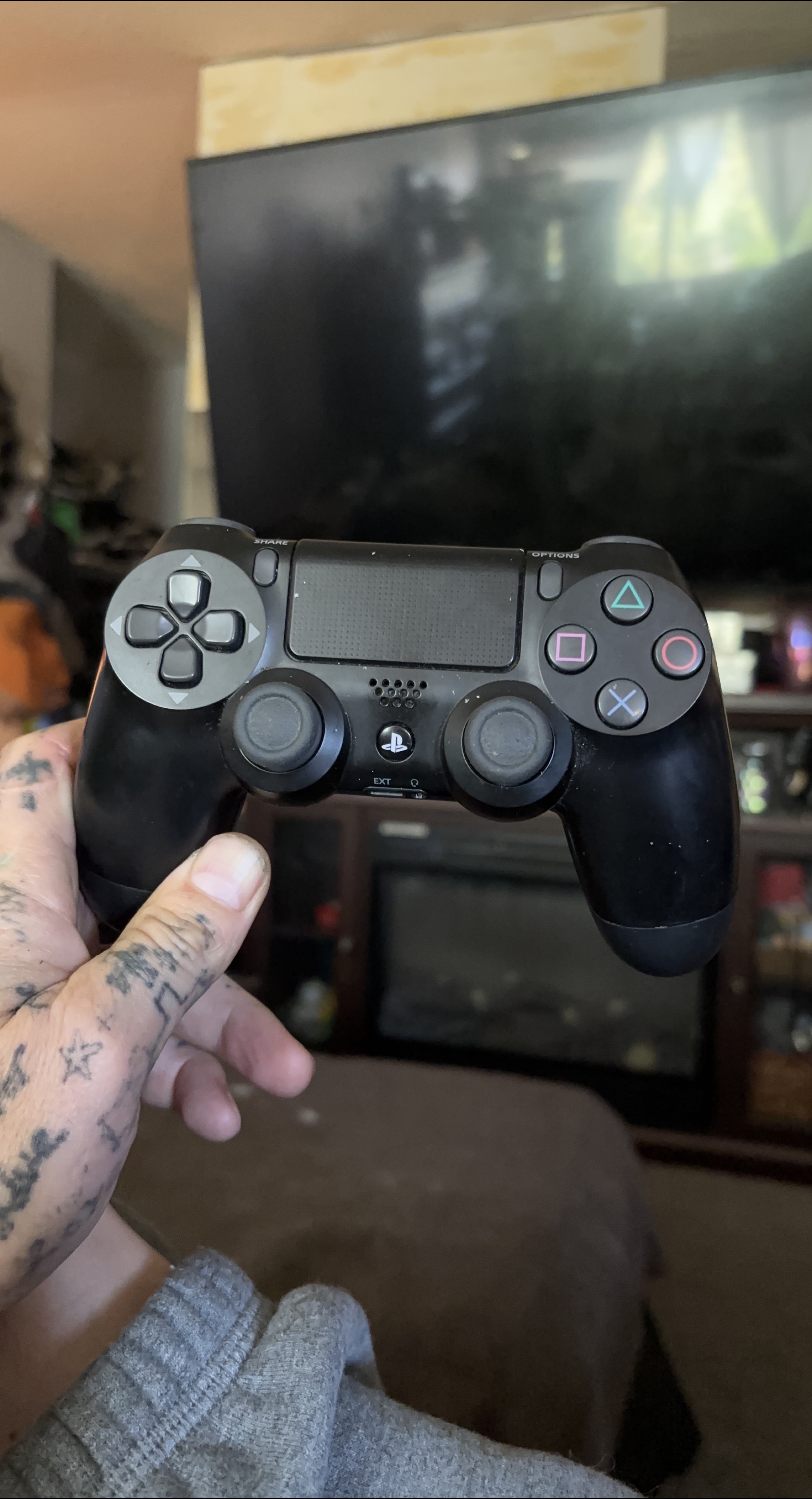 PlayStation 4 (PS4) Controller - Black thumbnail