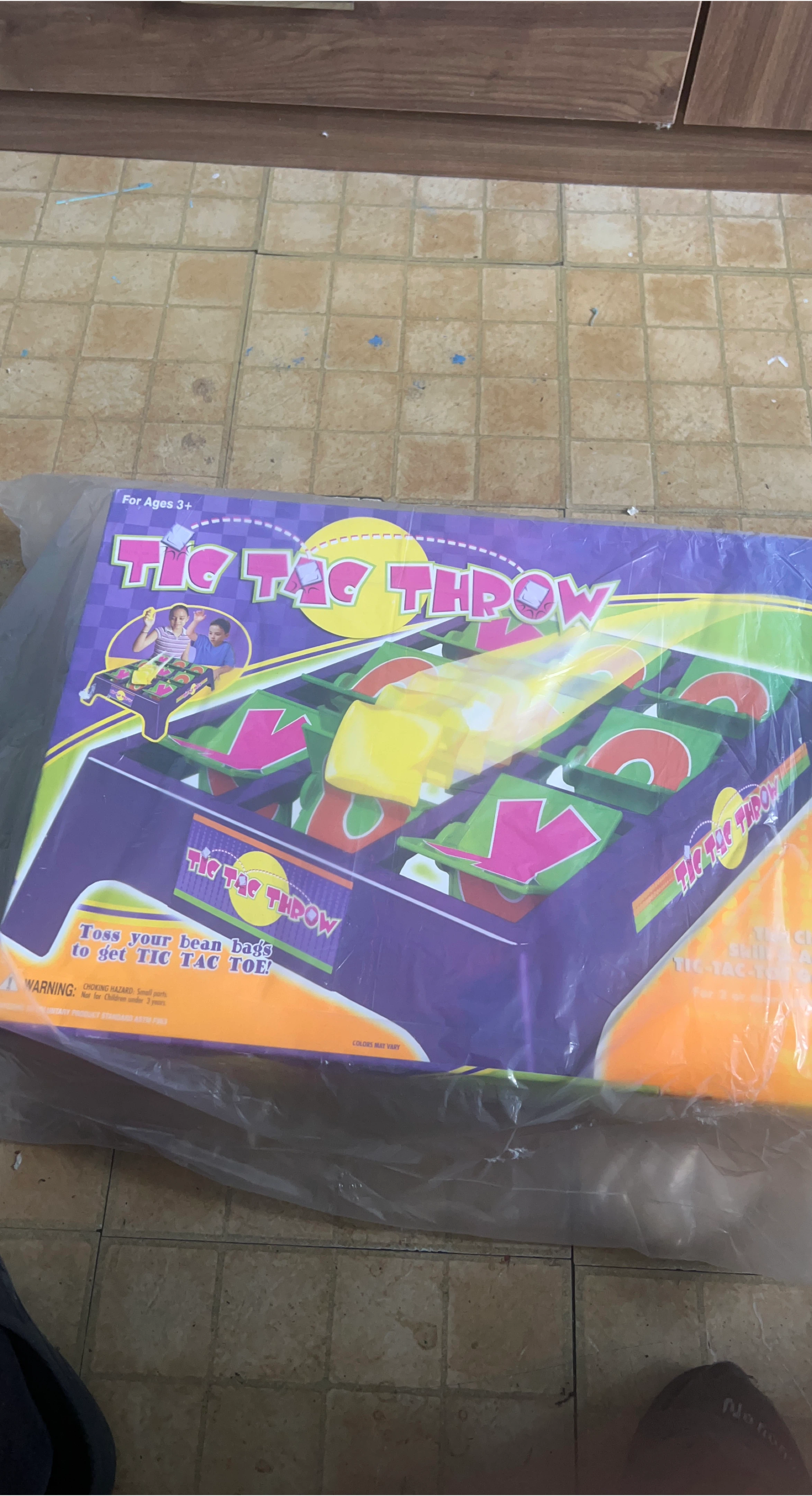 Tic Tac Throw Game for Ages 3+ thumbnail