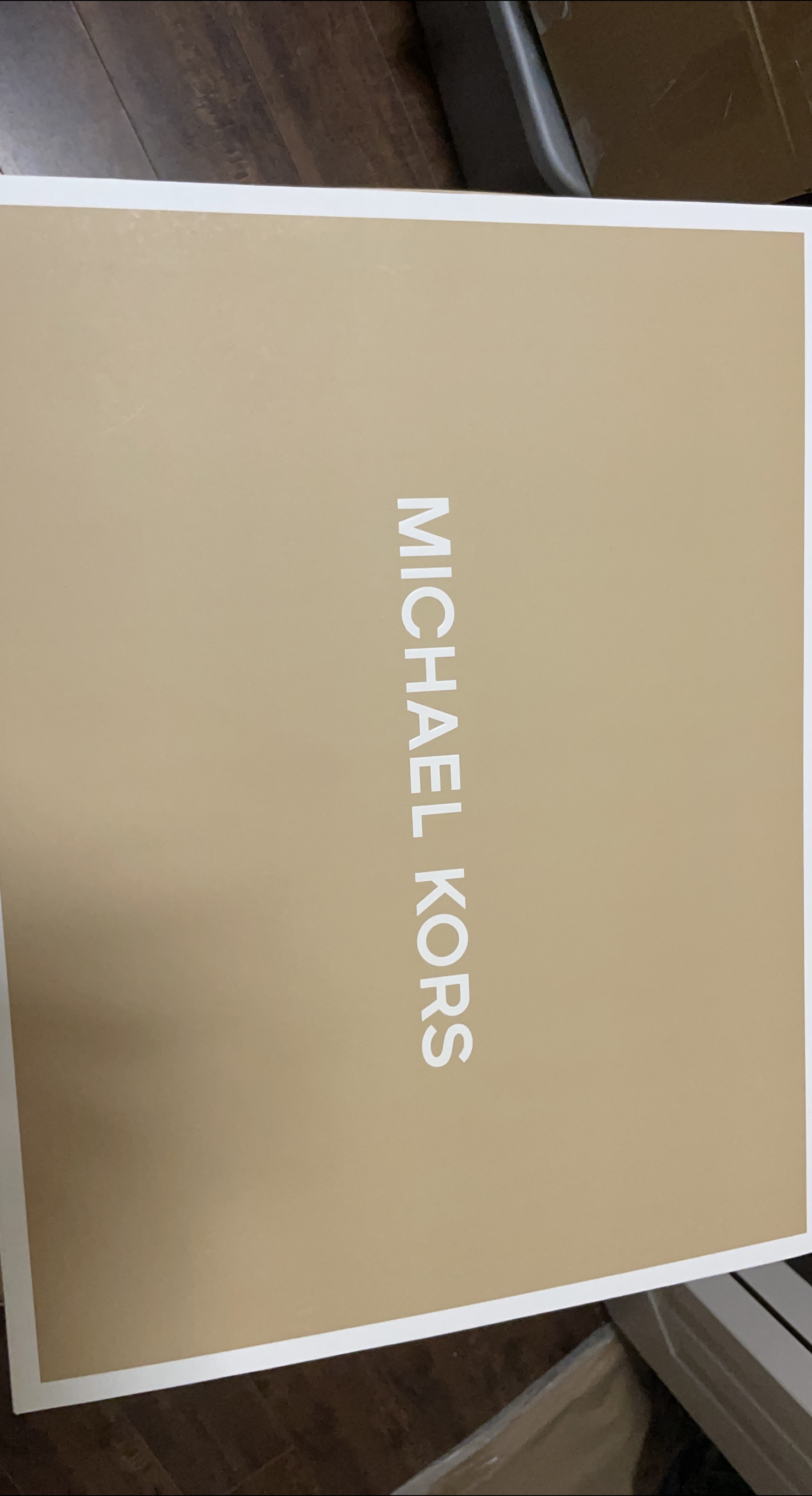 Michael Kors Box thumbnail