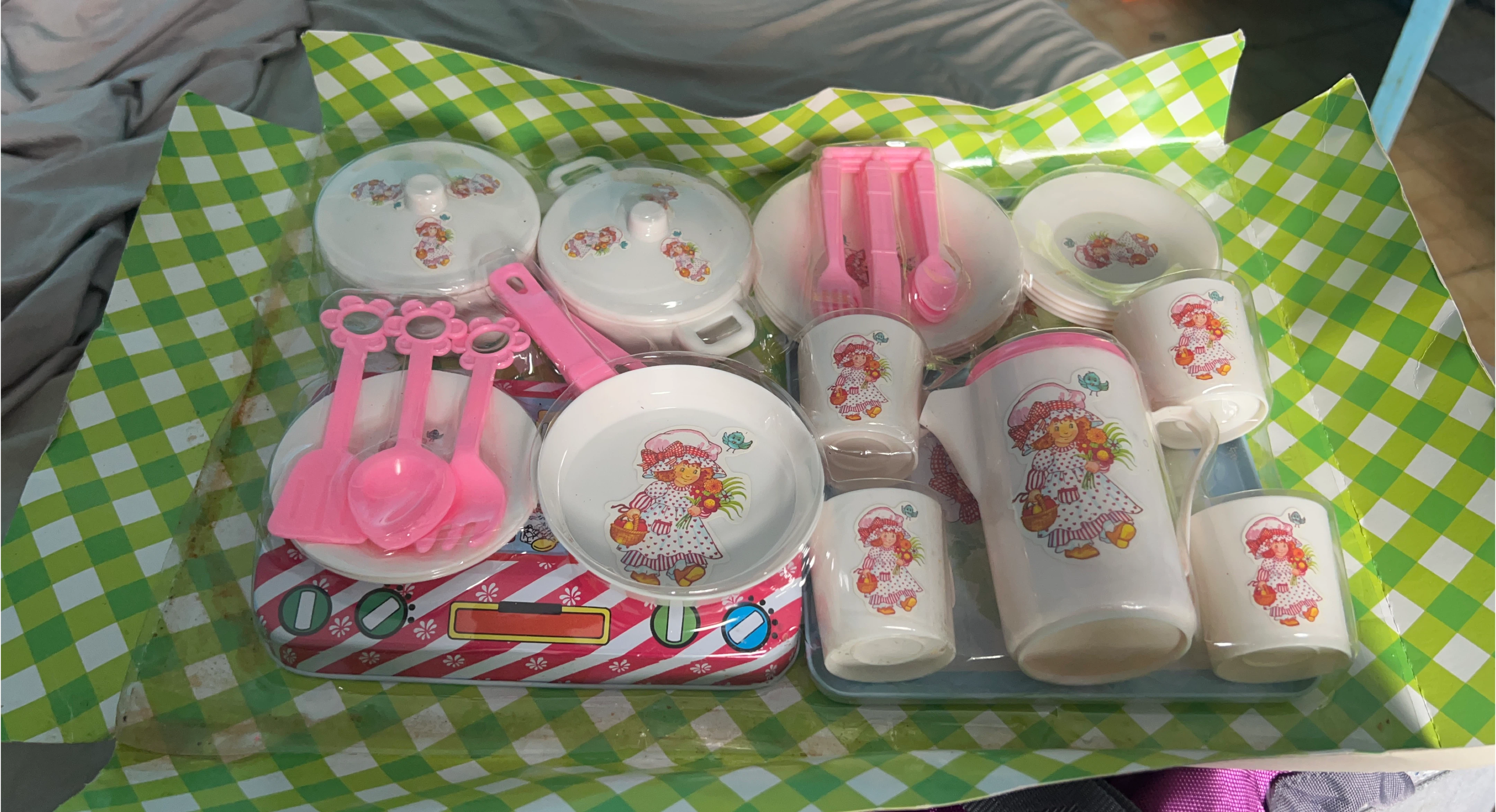 Strawberry Shortcake Kitchen Set thumbnail