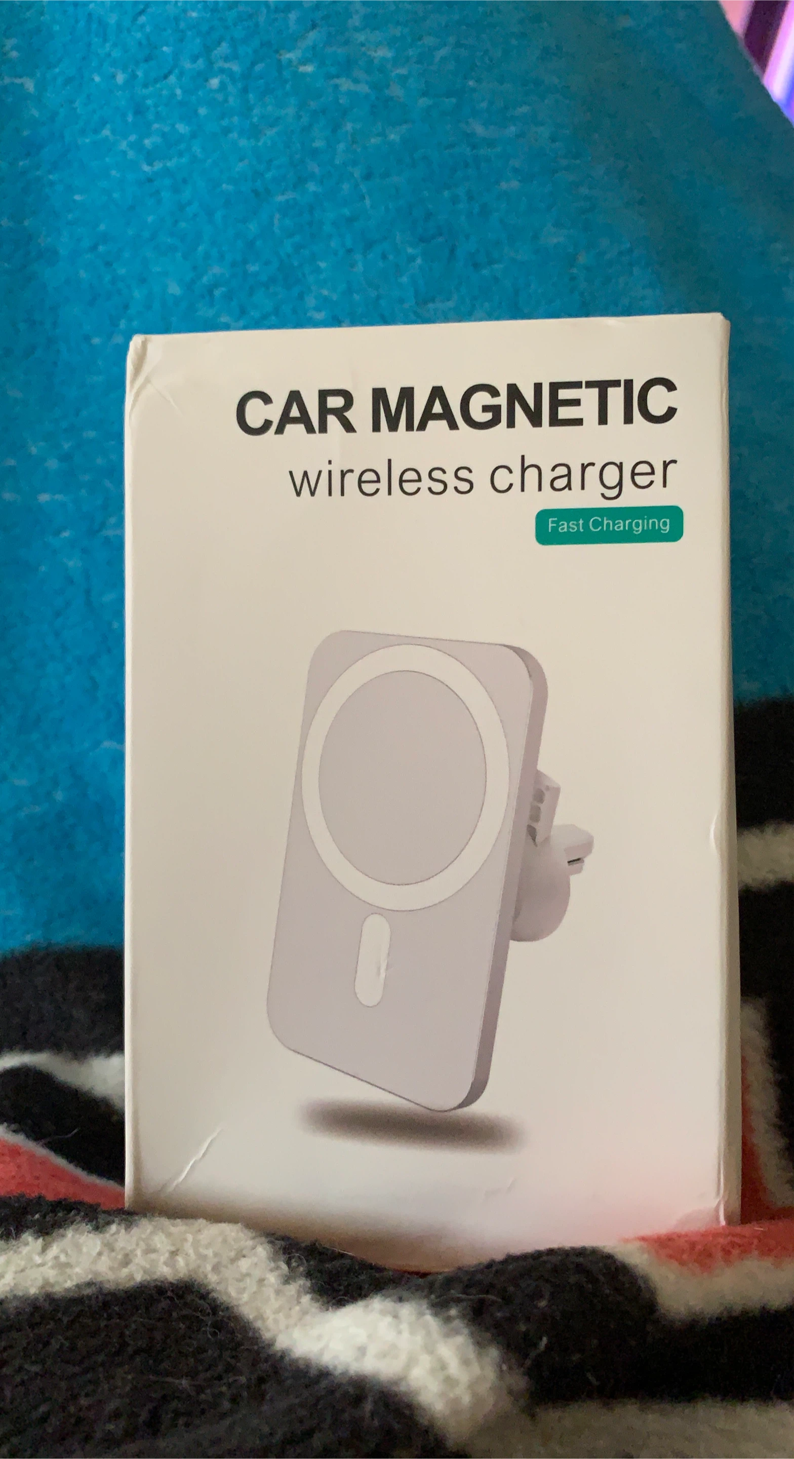 Car Magnetic Wireless Charger - Fast Charging thumbnail