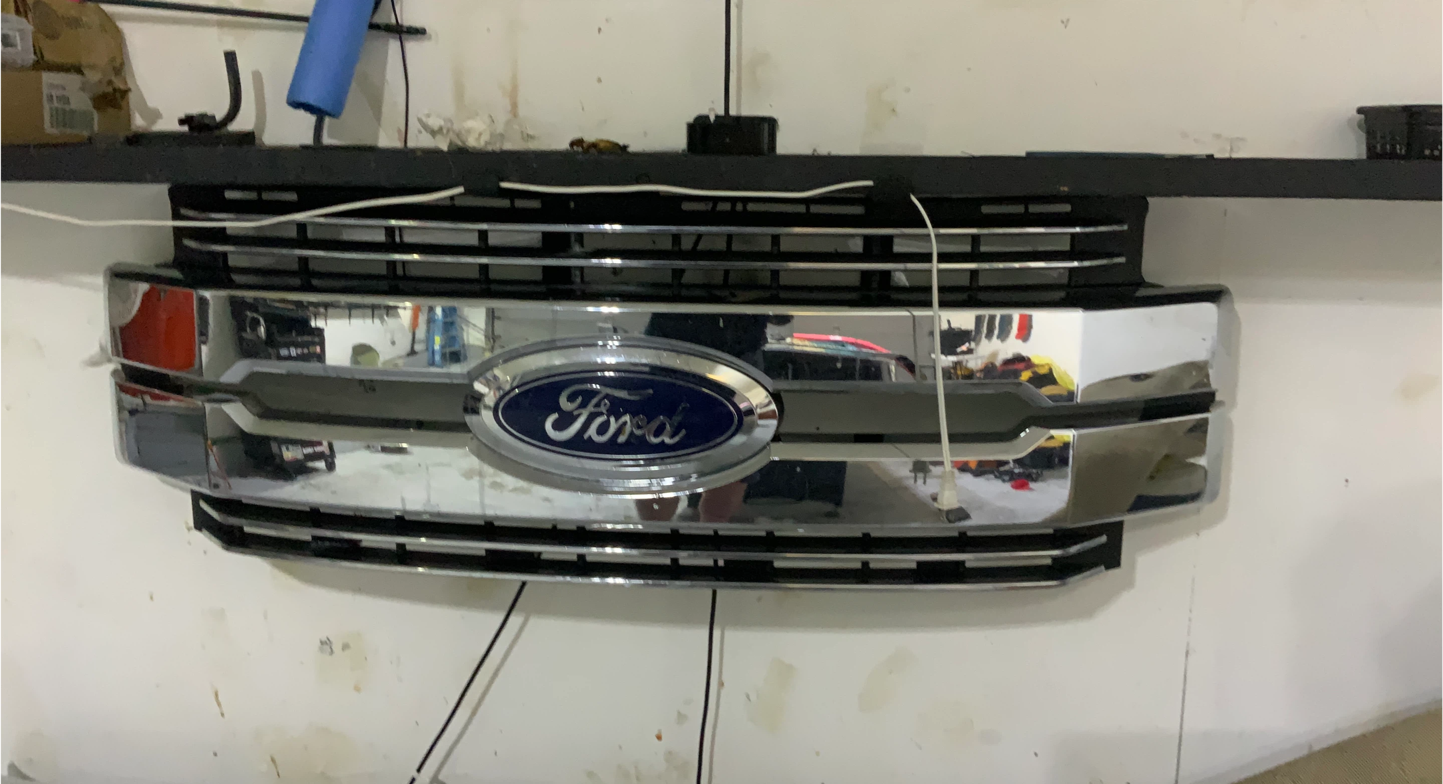 Ford Grill thumbnail